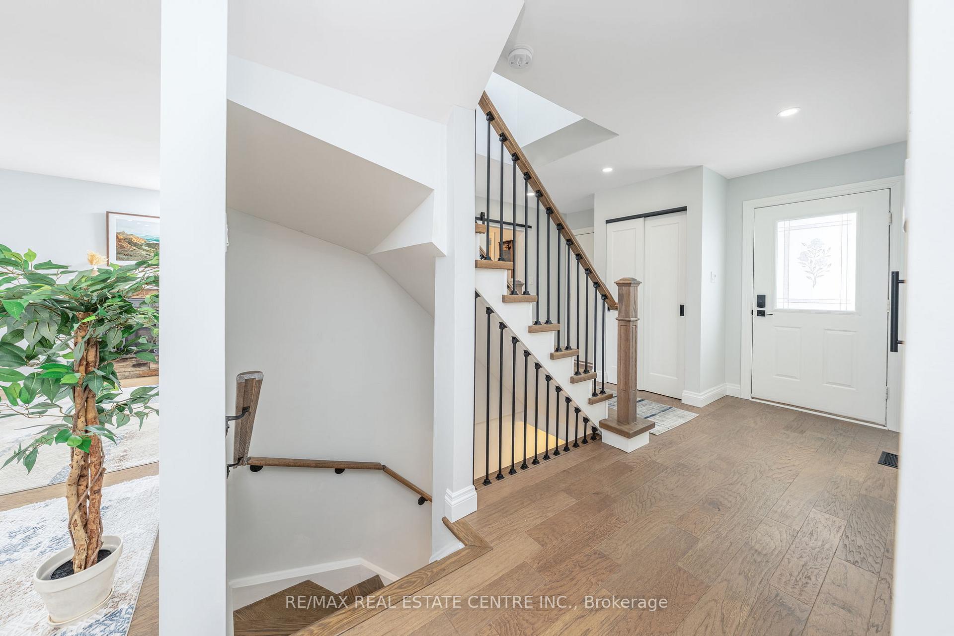 Photo 6 of 40 Calvert Drive, Halton Hills, Georgetown — HOMEH
