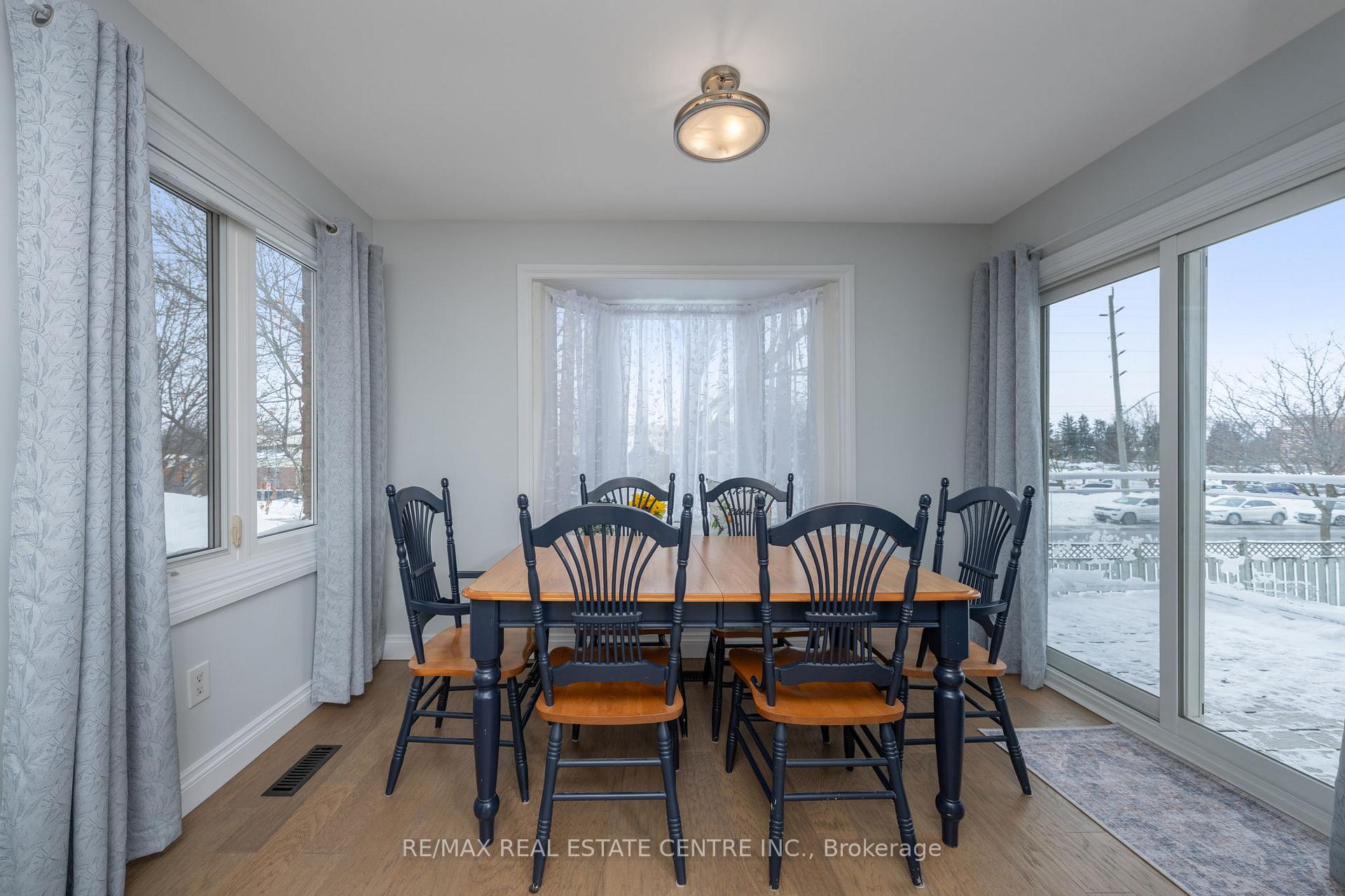 Photo 15 of 40 Calvert Drive, Halton Hills, Georgetown — HOMEH