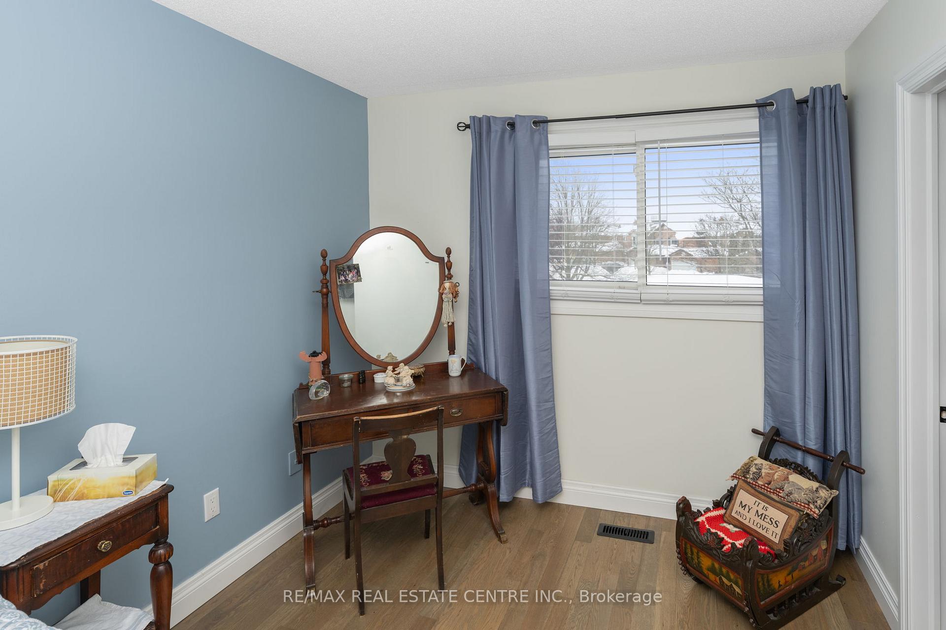 Photo 26 of 40 Calvert Drive, Halton Hills, Georgetown — HOMEH