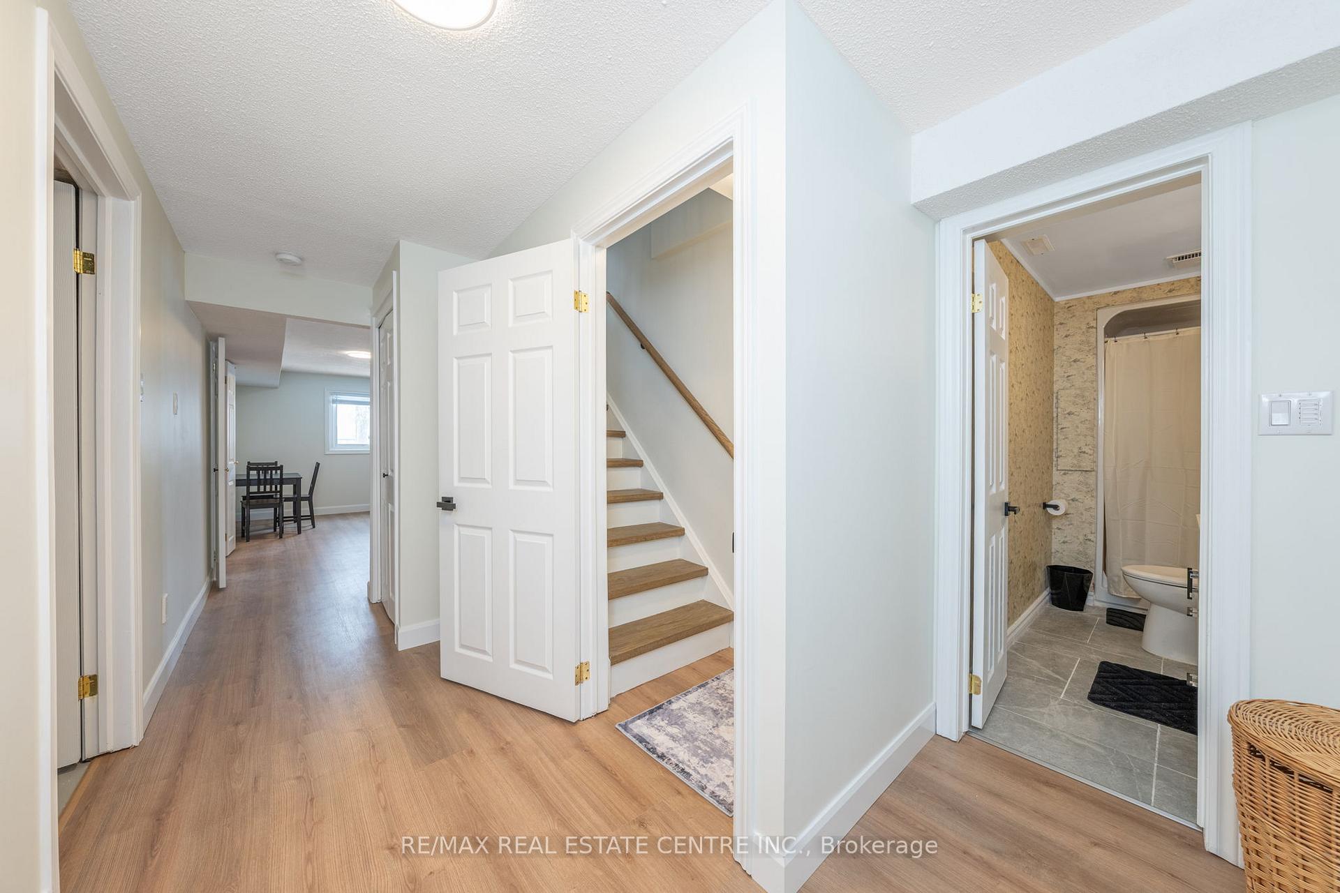Photo 33 of 40 Calvert Drive, Halton Hills, Georgetown — HOMEH