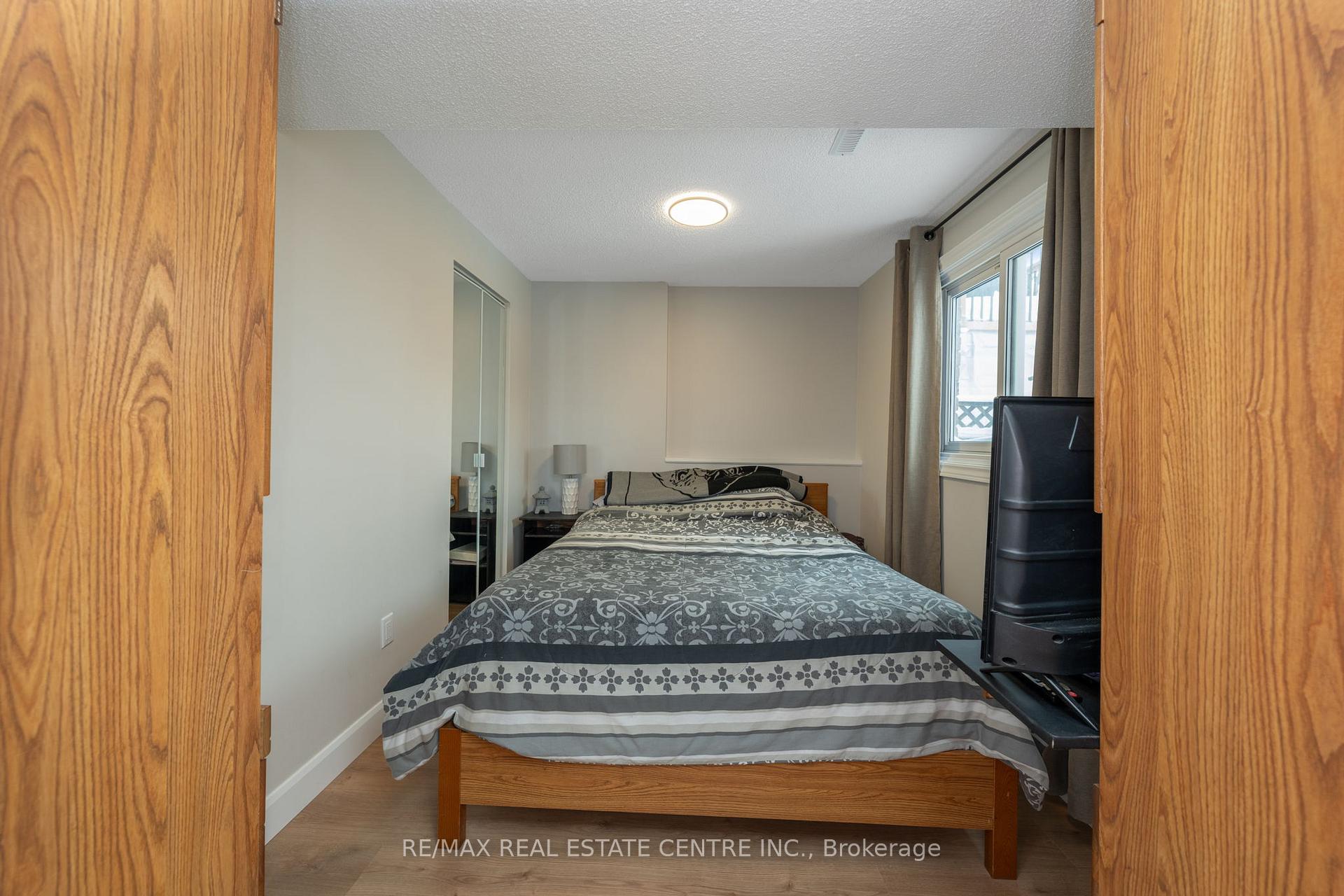 Photo 43 of 40 Calvert Drive, Halton Hills, Georgetown — HOMEH