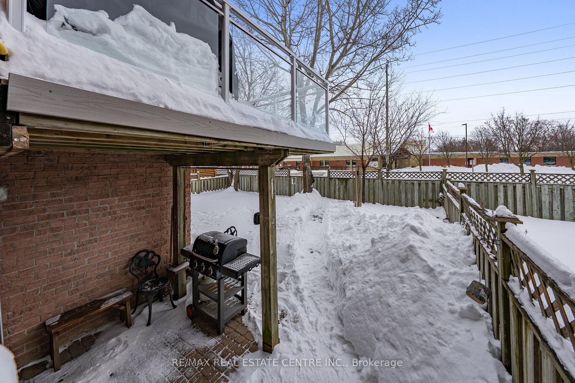 Photo 48 of 40 Calvert Drive, Halton Hills, Georgetown — HOMEH