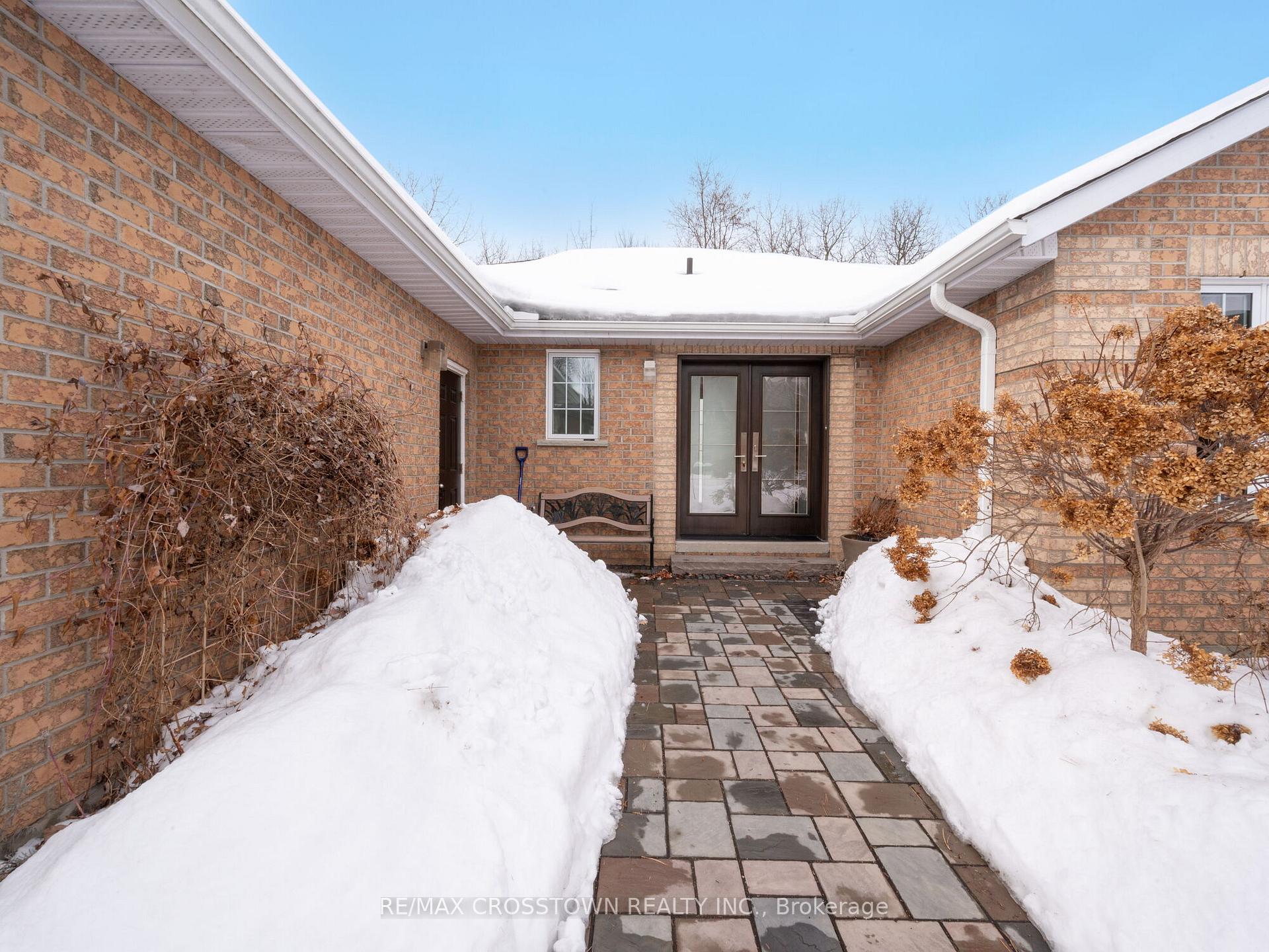Photo 2 of 20 Valewood Drive, Caledon, Caledon East — HOMEH