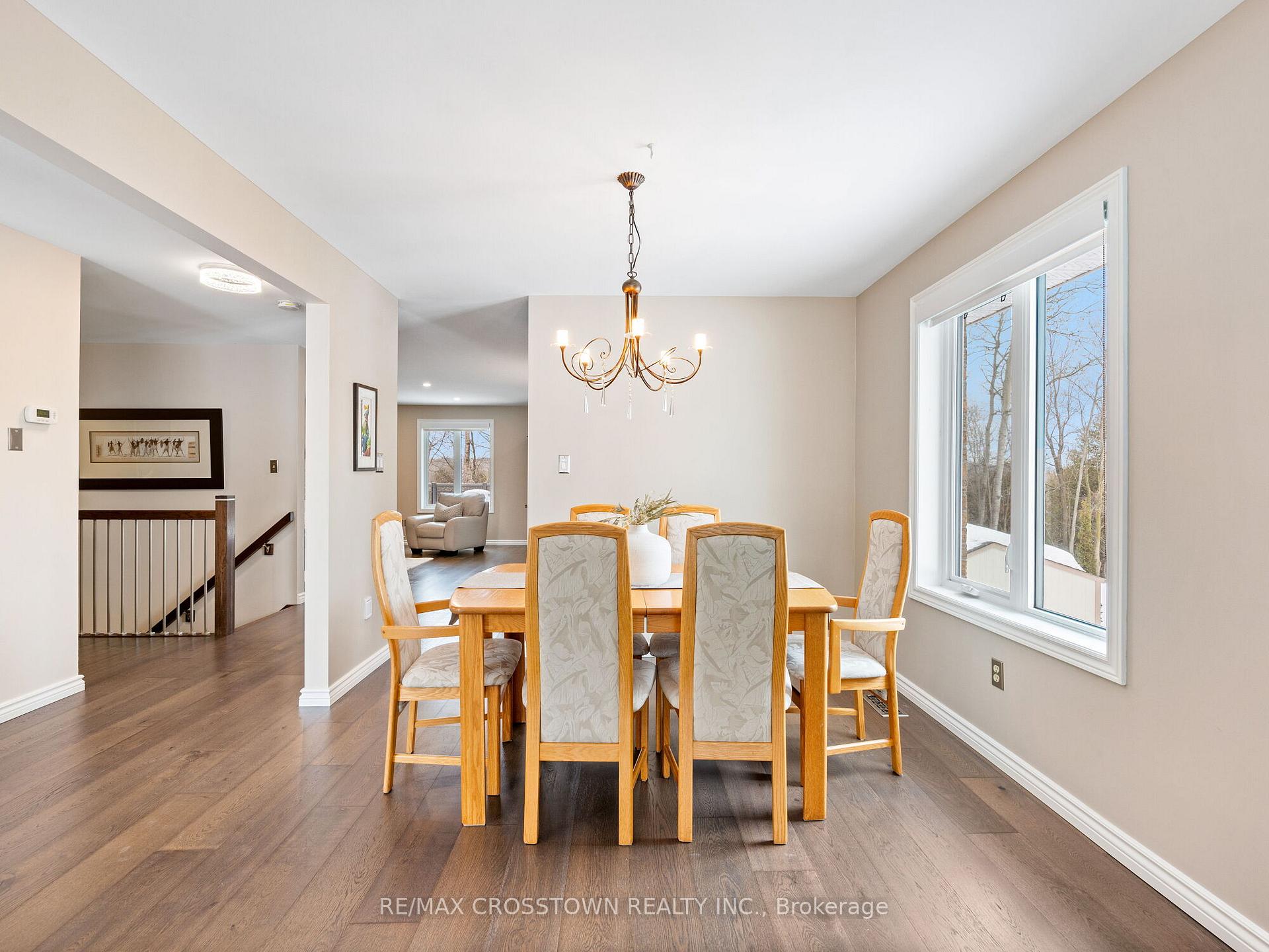 Photo 7 of 20 Valewood Drive, Caledon, Caledon East — HOMEH