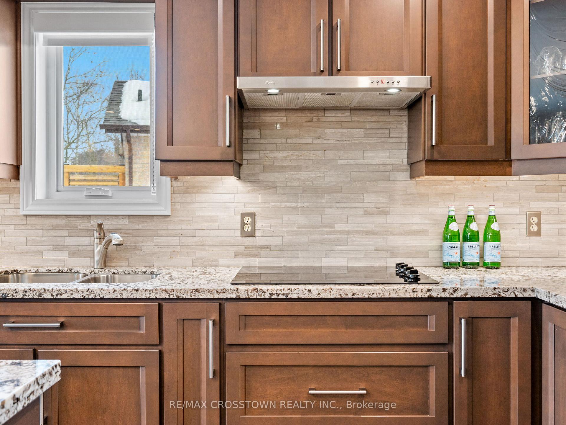 Photo 12 of 20 Valewood Drive, Caledon, Caledon East — HOMEH