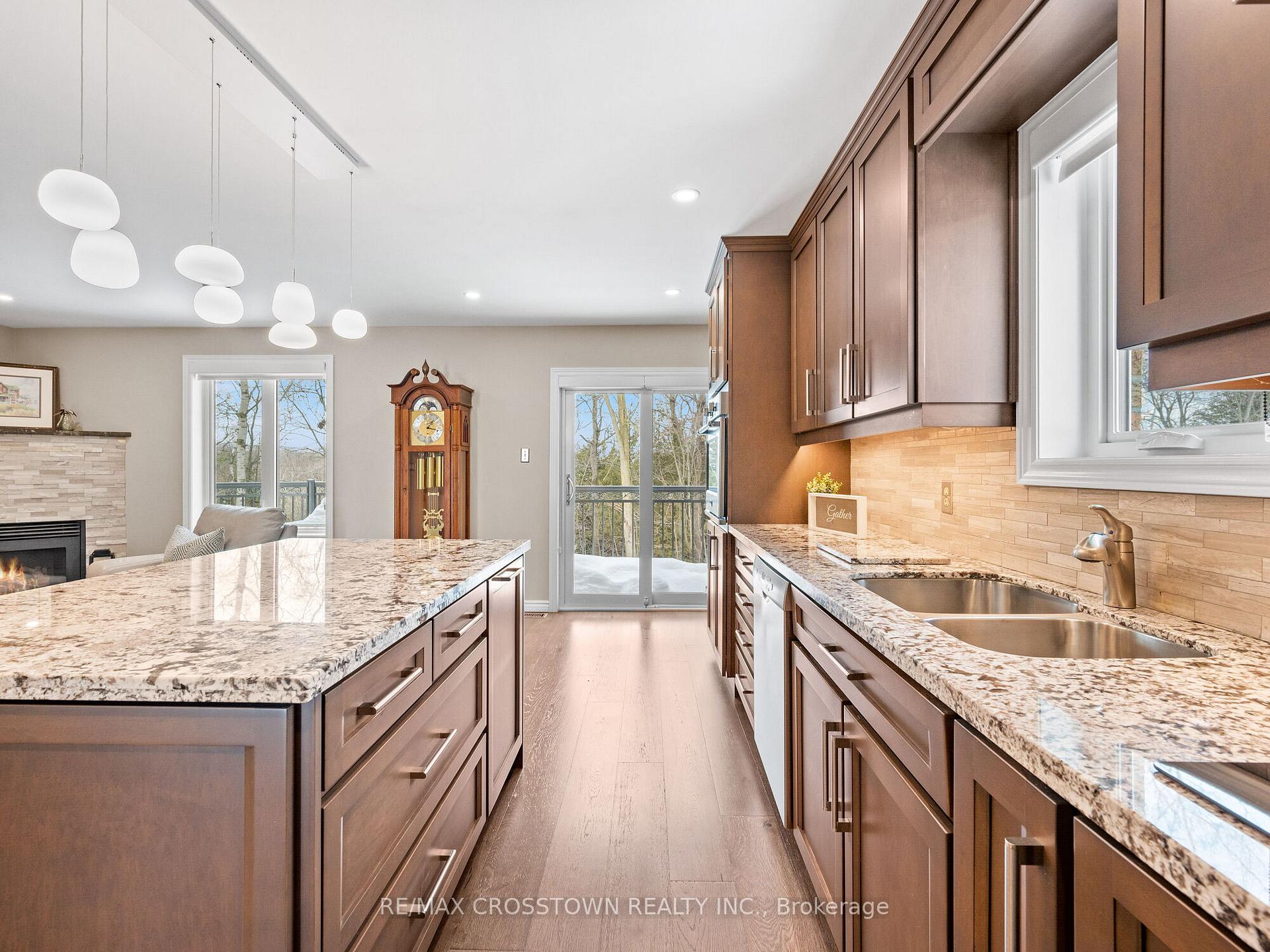 Photo 14 of 20 Valewood Drive, Caledon, Caledon East — HOMEH