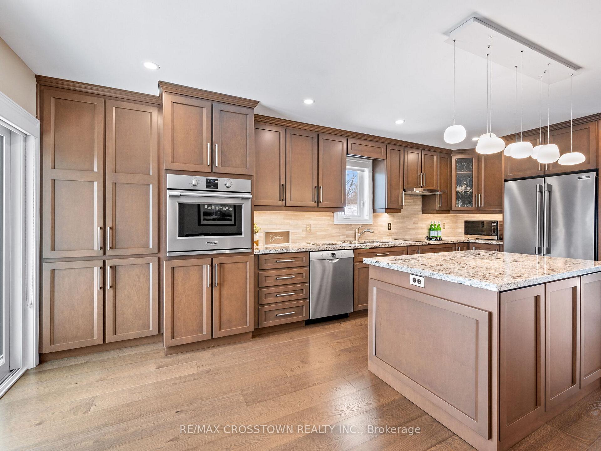 Photo 16 of 20 Valewood Drive, Caledon, Caledon East — HOMEH