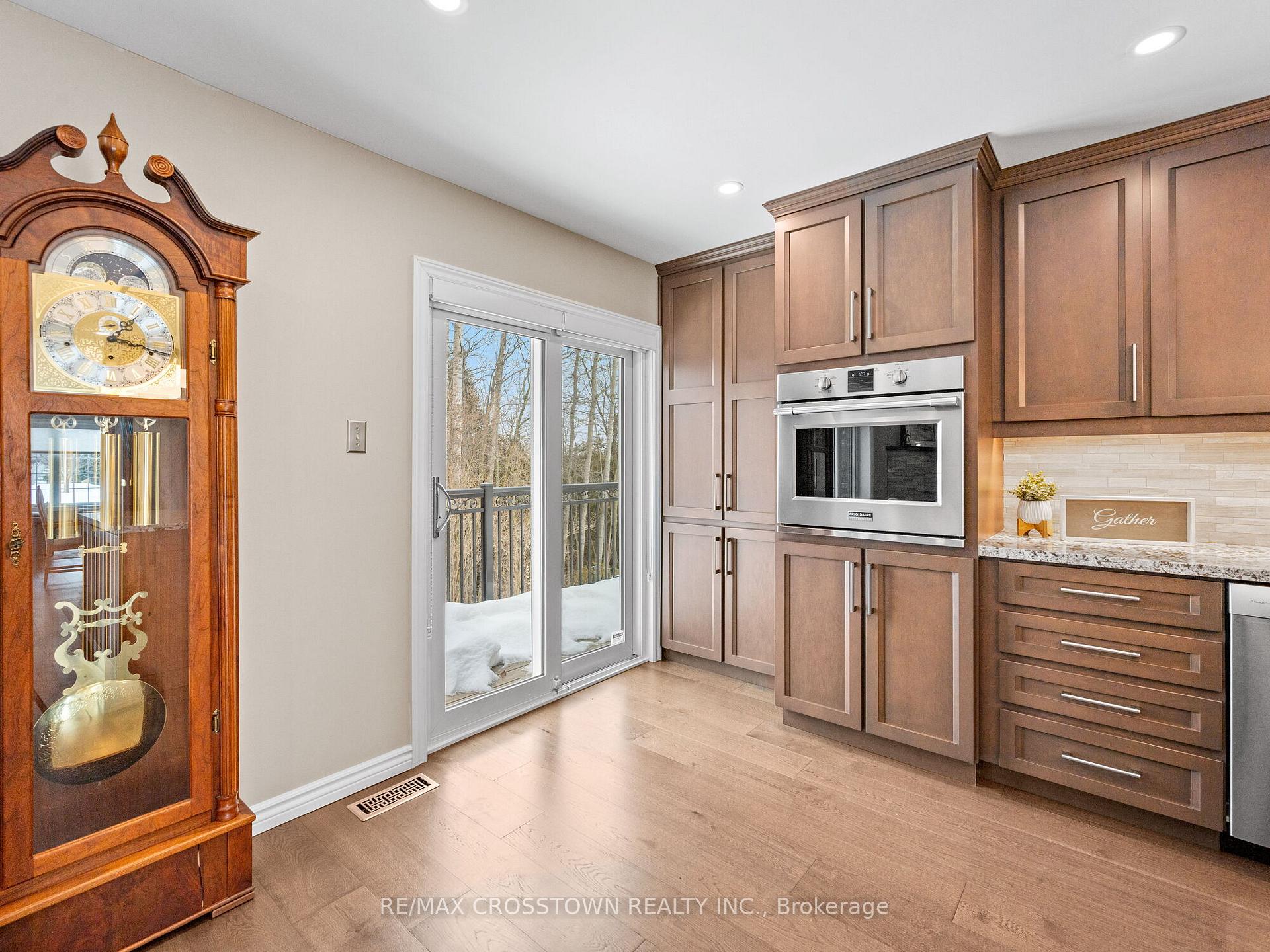 Photo 17 of 20 Valewood Drive, Caledon, Caledon East — HOMEH