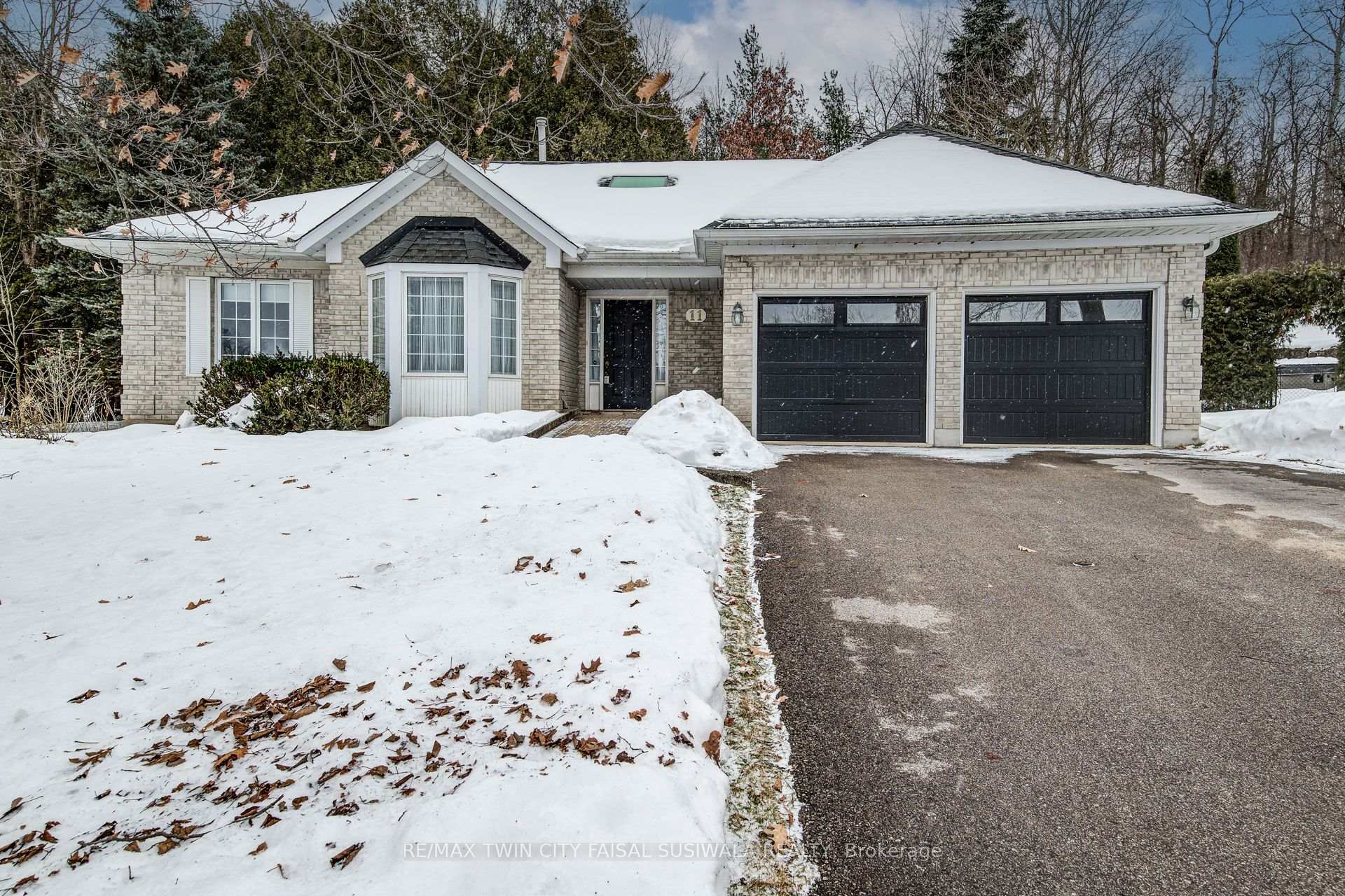 Photo 1 of 11 Tree Ridge Court, Cambridge — HOMEH