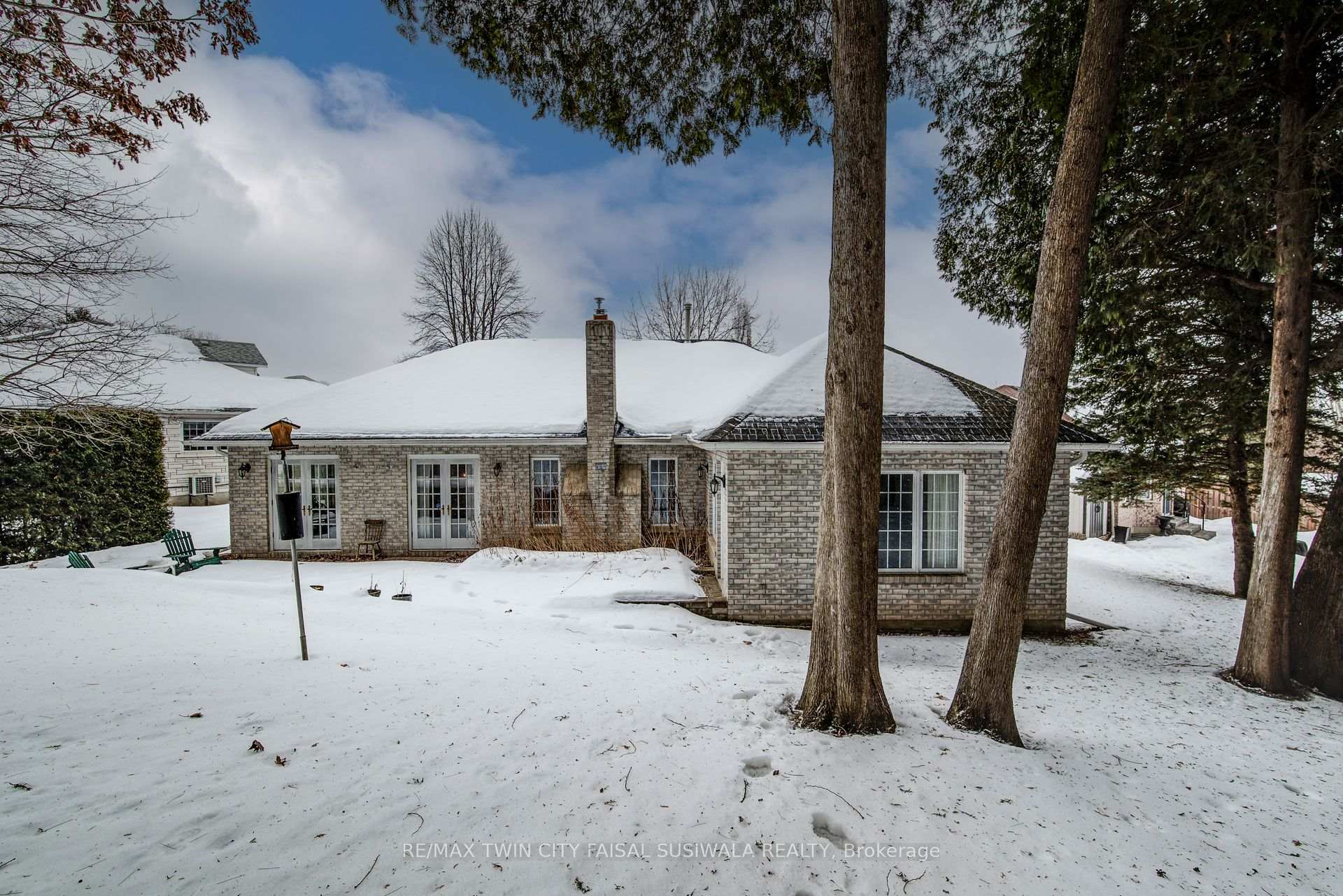Photo 4 of 11 Tree Ridge Court, Cambridge — HOMEH
