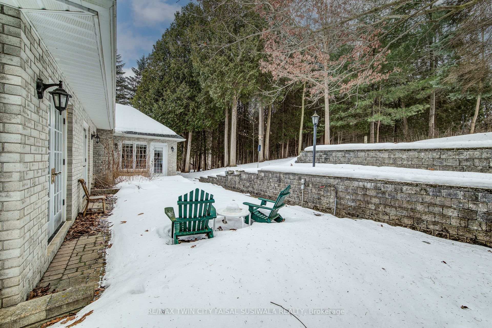 Photo 5 of 11 Tree Ridge Court, Cambridge — HOMEH