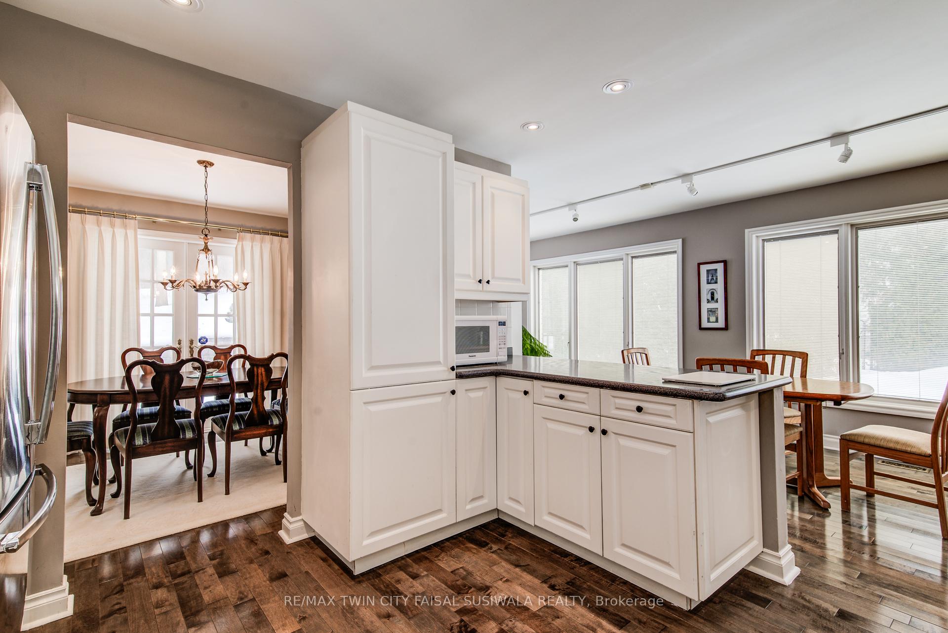 Photo 10 of 11 Tree Ridge Court, Cambridge — HOMEH