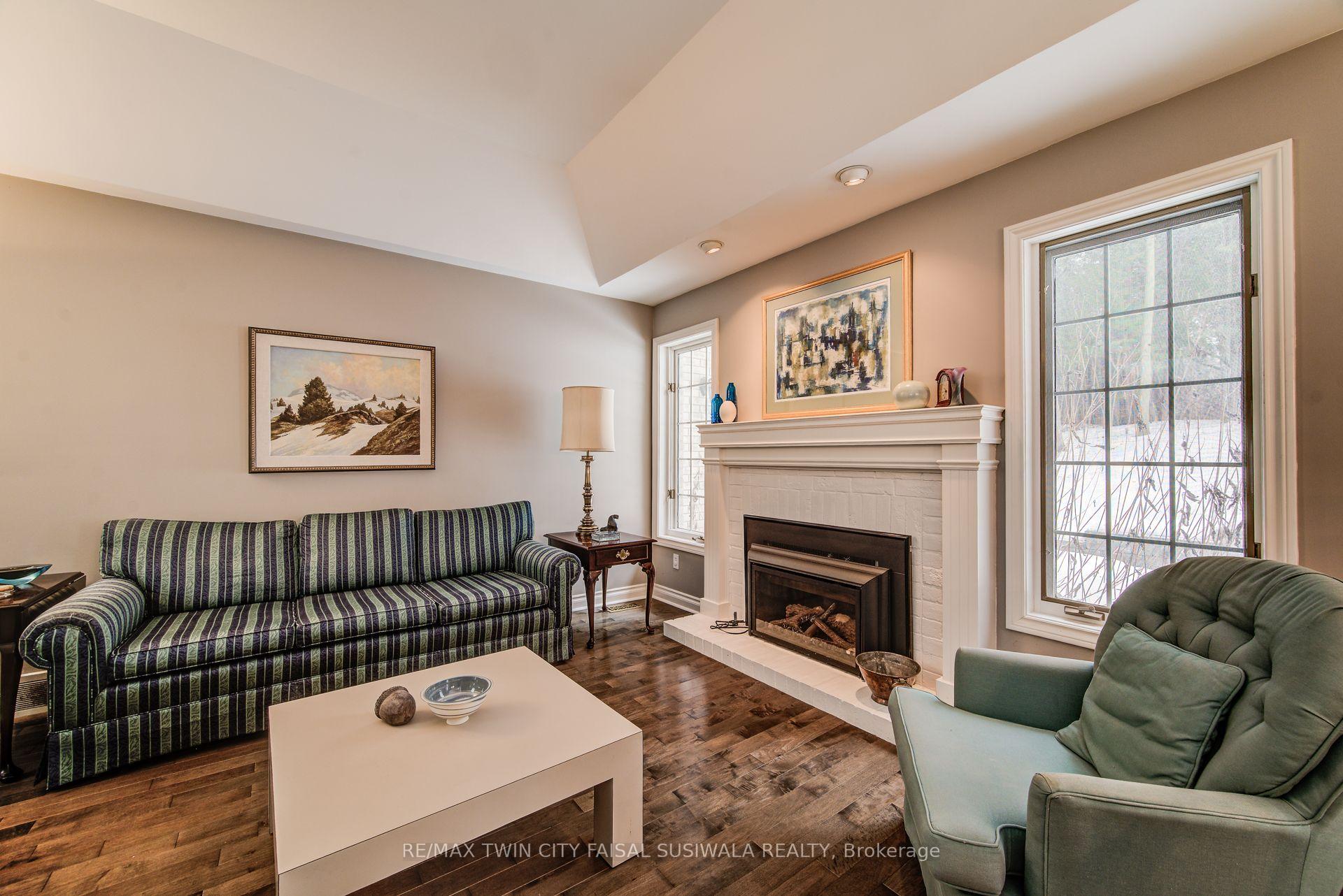 Photo 15 of 11 Tree Ridge Court, Cambridge — HOMEH