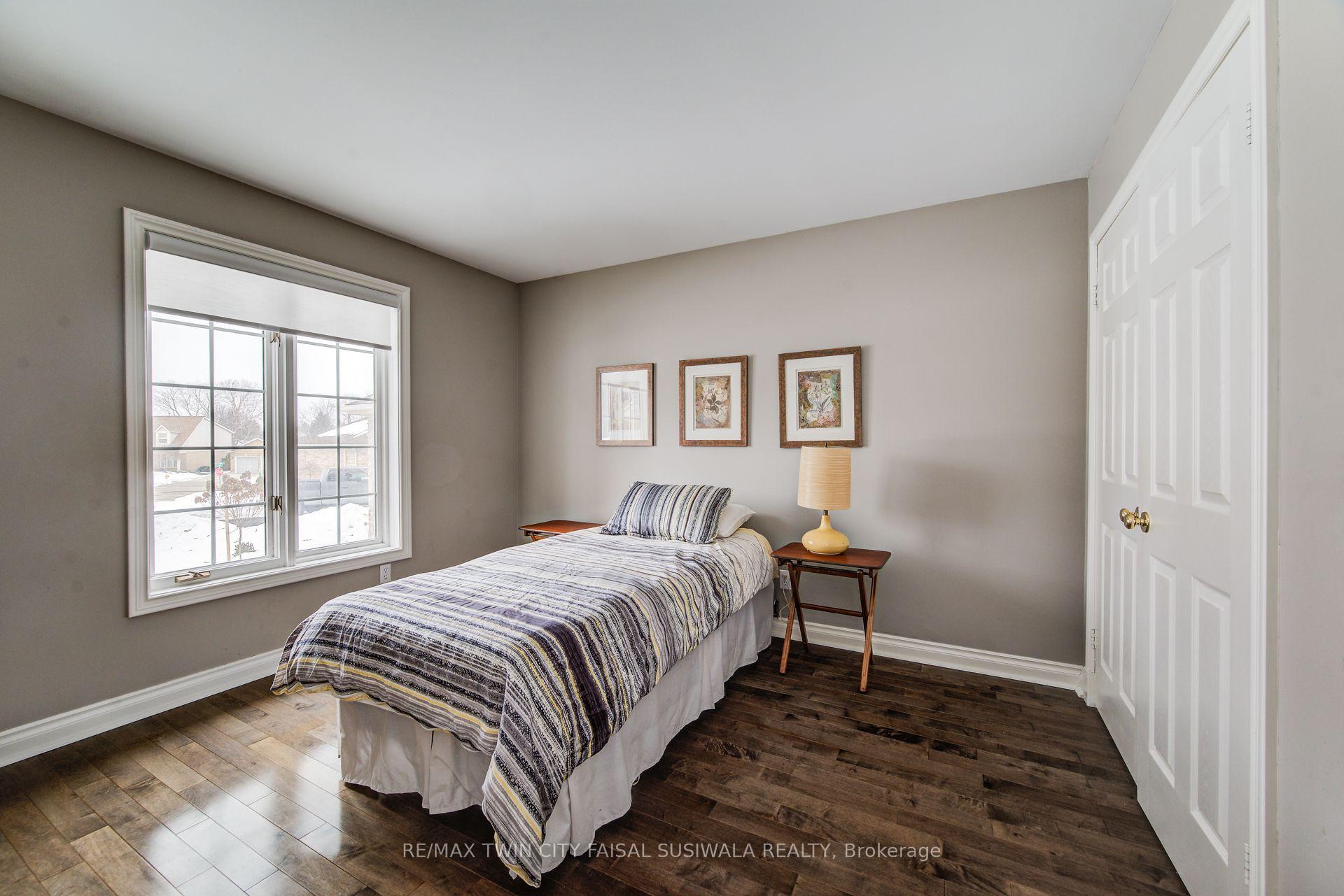 Photo 23 of 11 Tree Ridge Court, Cambridge — HOMEH