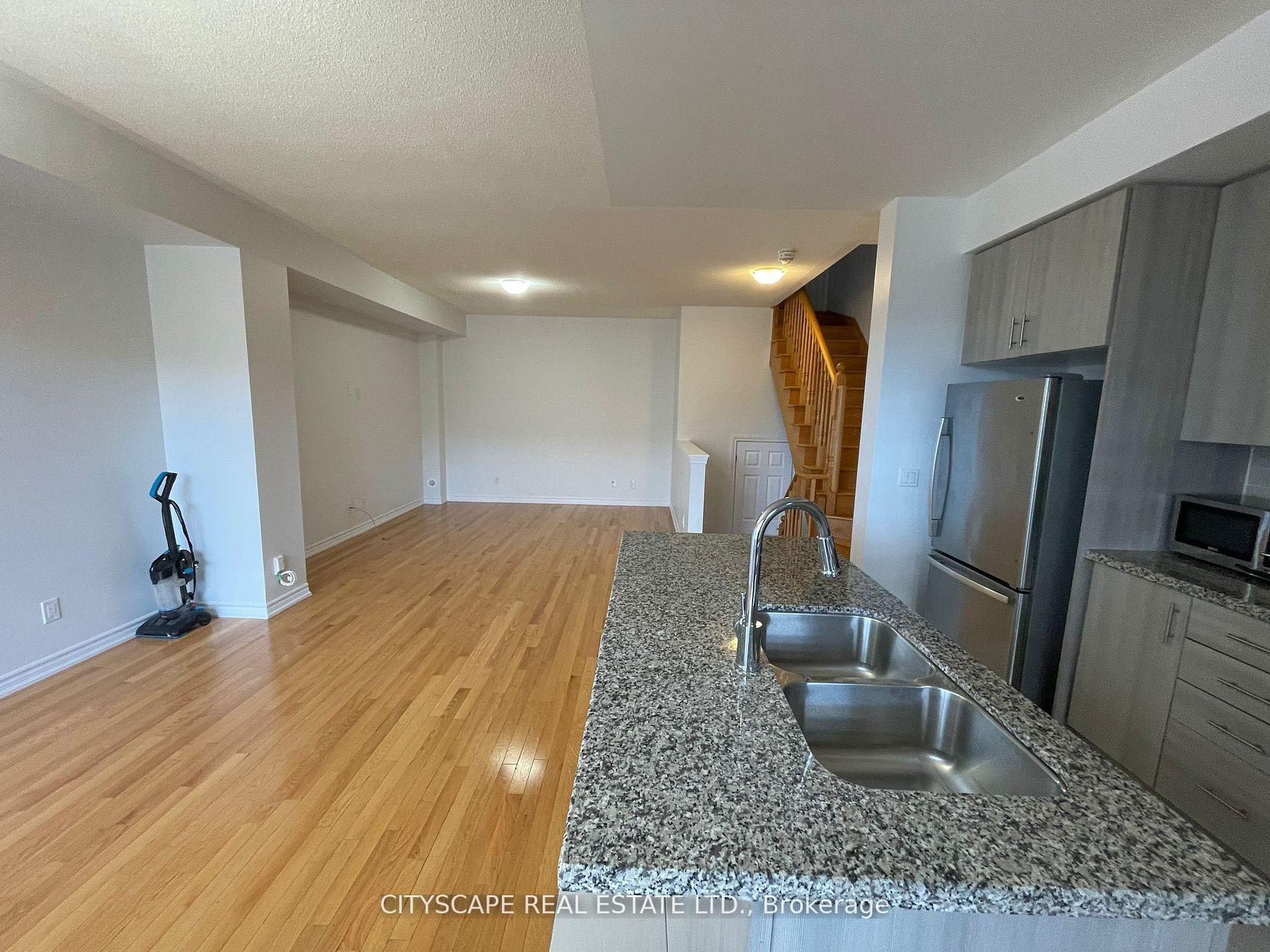 Photo 4 of 3034 Postridge Drive E, Oakville, Joshua Meadows — HOMEH