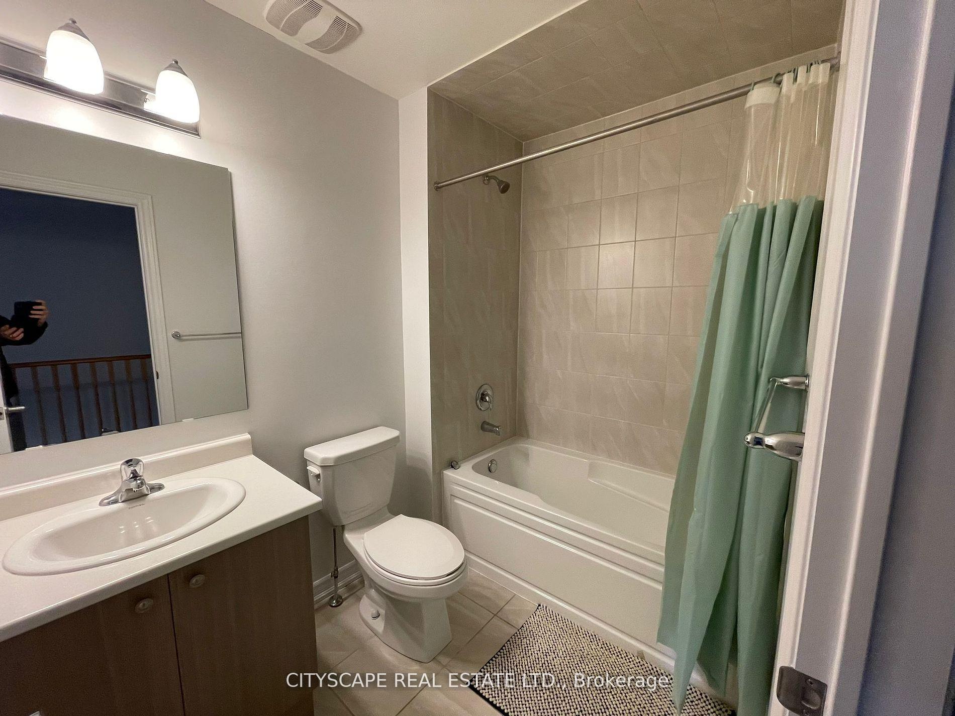 Photo 7 of 3034 Postridge Drive E, Oakville, Joshua Meadows — HOMEH