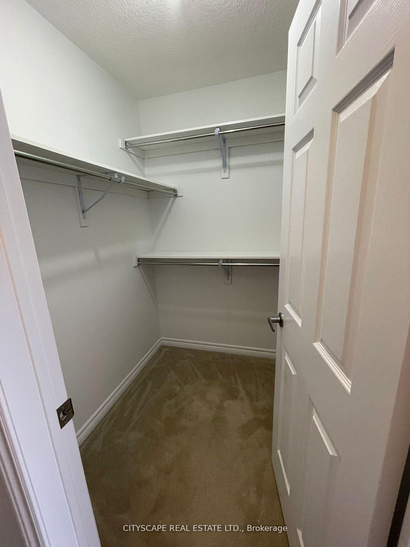 Photo 11 of 3034 Postridge Drive E, Oakville, Joshua Meadows — HOMEH