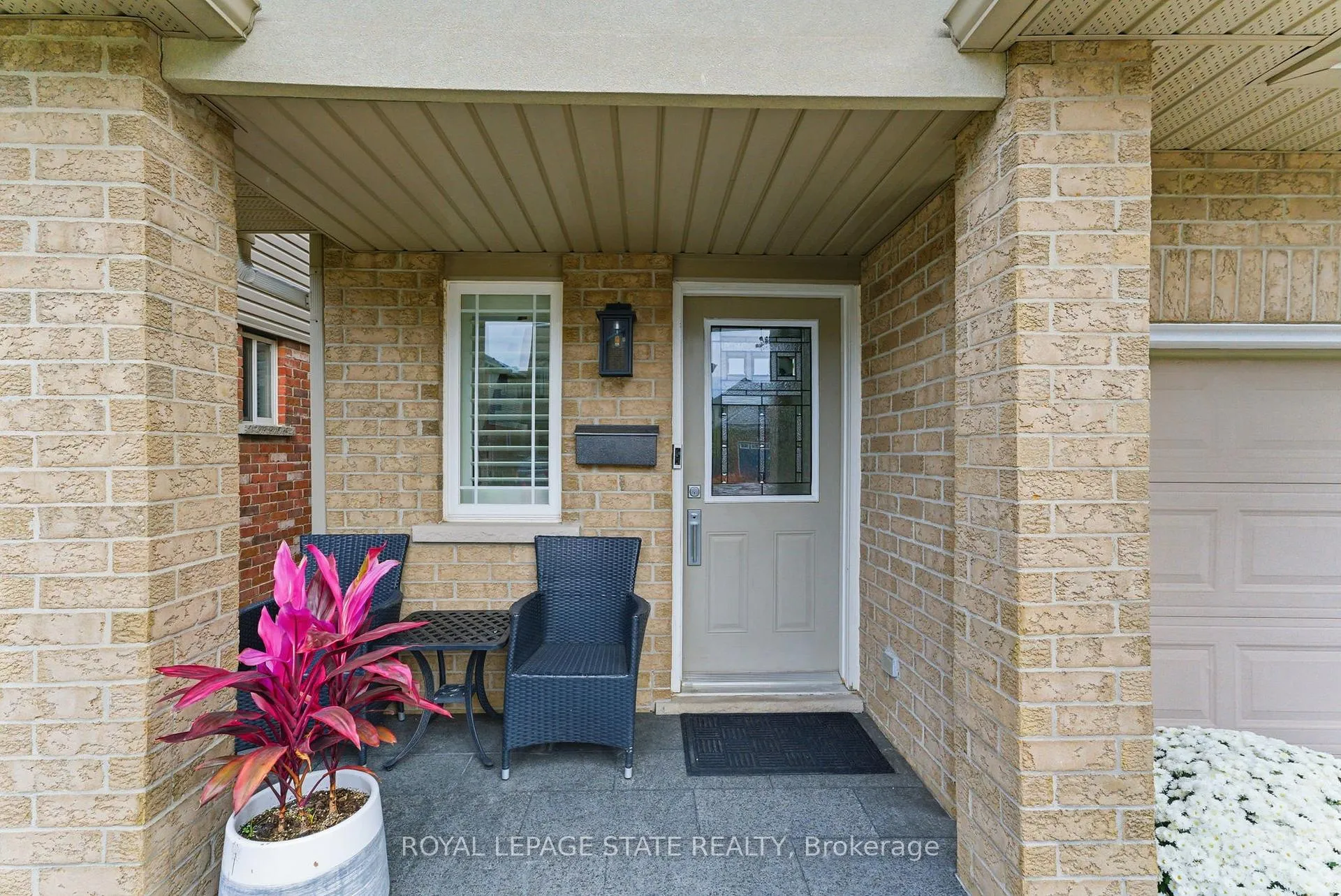 Photo 3 of 198 Springvalley Crescent, Hamilton, Gourley — HOMEH
