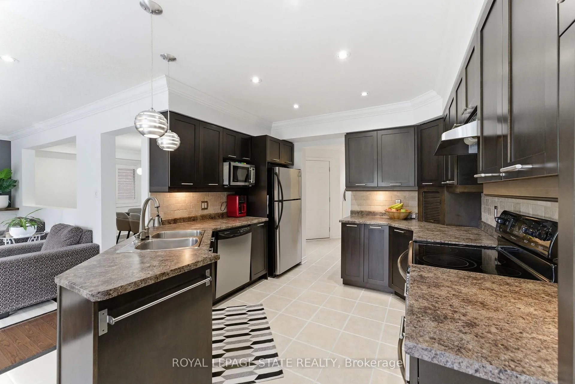 Photo 10 of 198 Springvalley Crescent, Hamilton, Gourley — HOMEH