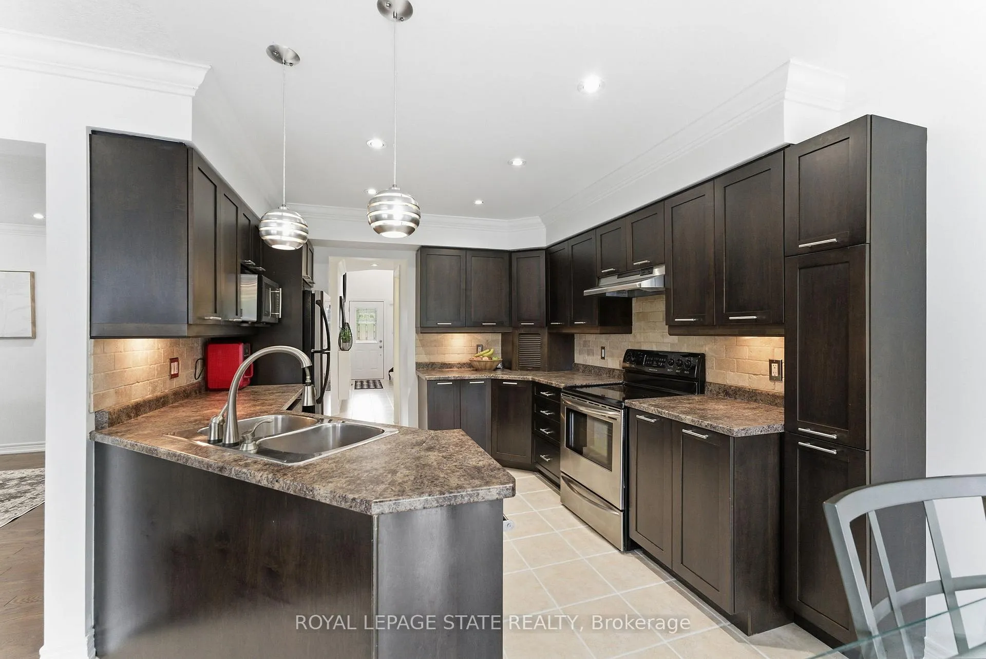 Photo 11 of 198 Springvalley Crescent, Hamilton, Gourley — HOMEH