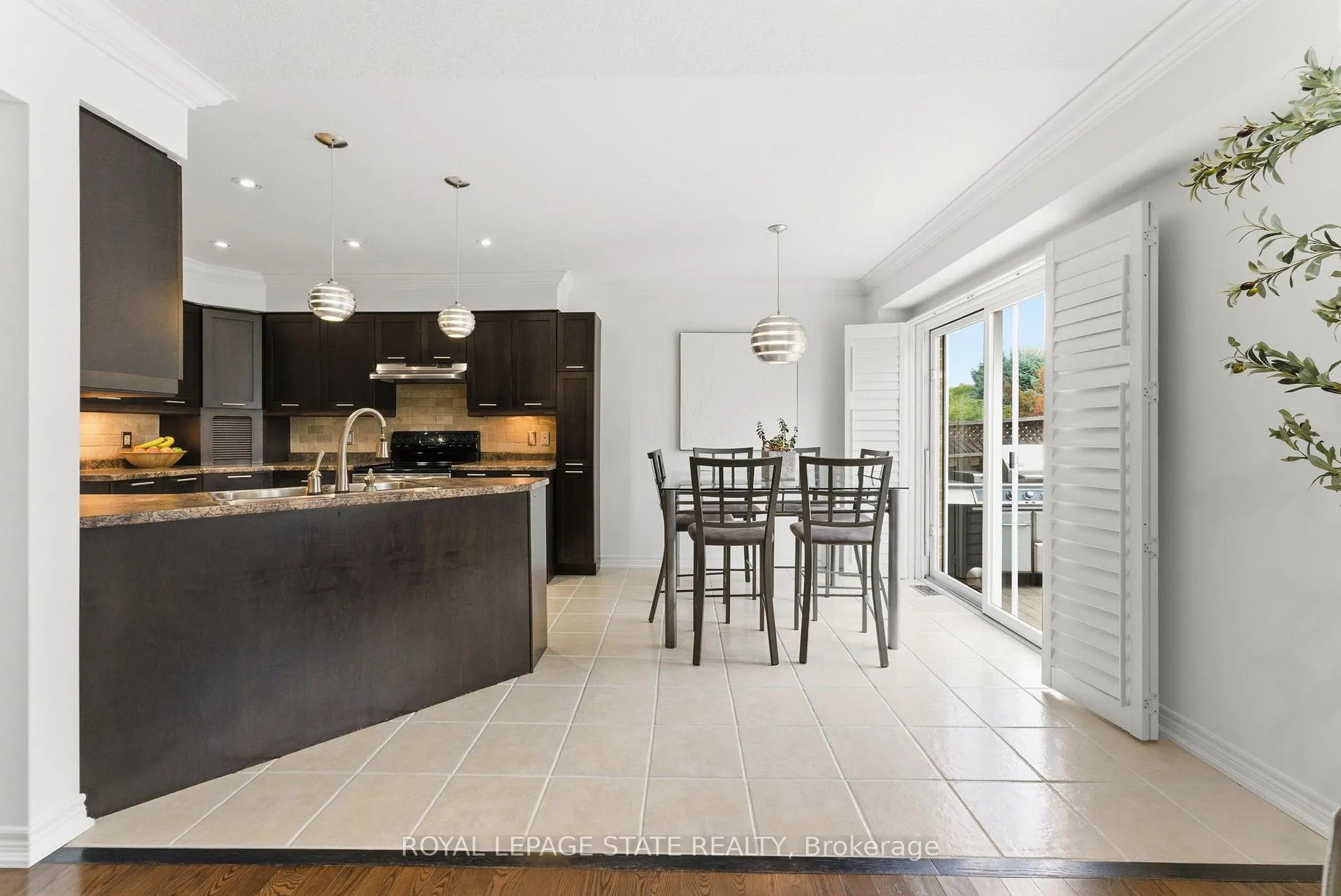 Photo 12 of 198 Springvalley Crescent, Hamilton, Gourley — HOMEH