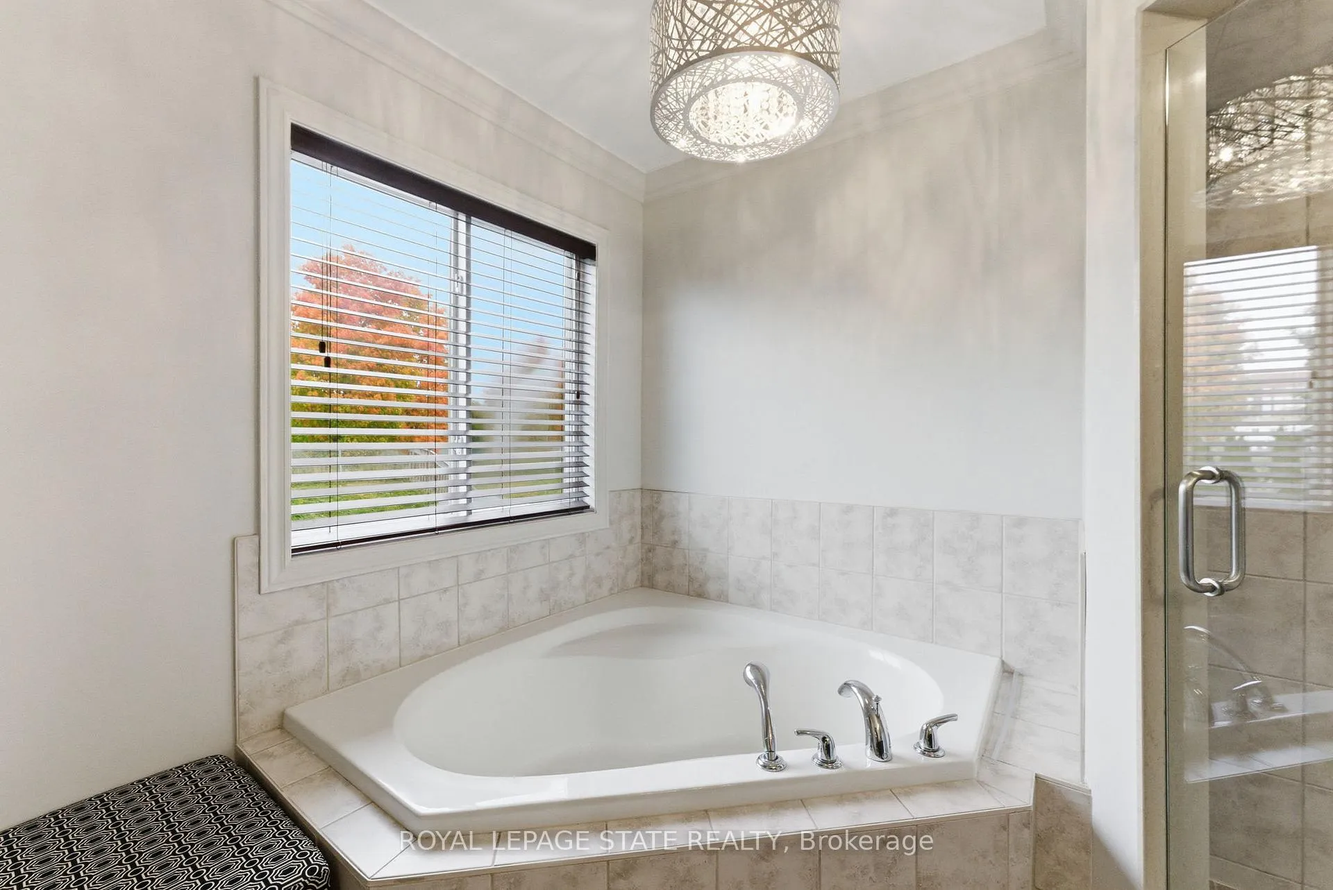 Photo 23 of 198 Springvalley Crescent, Hamilton, Gourley — HOMEH