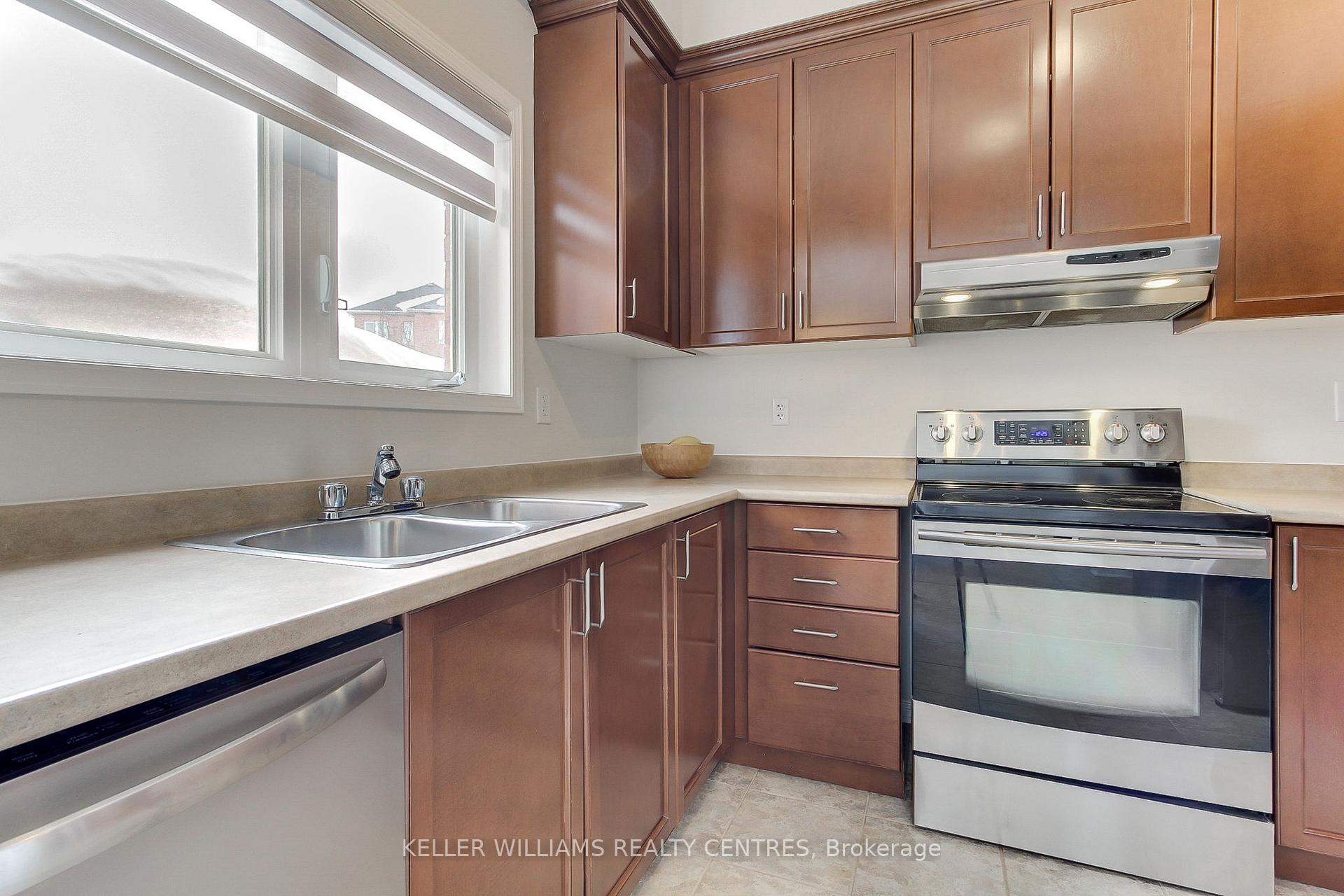 Photo 13 of 75 Meadowlark Drive, Halton Hills, Georgetown — HOMEH