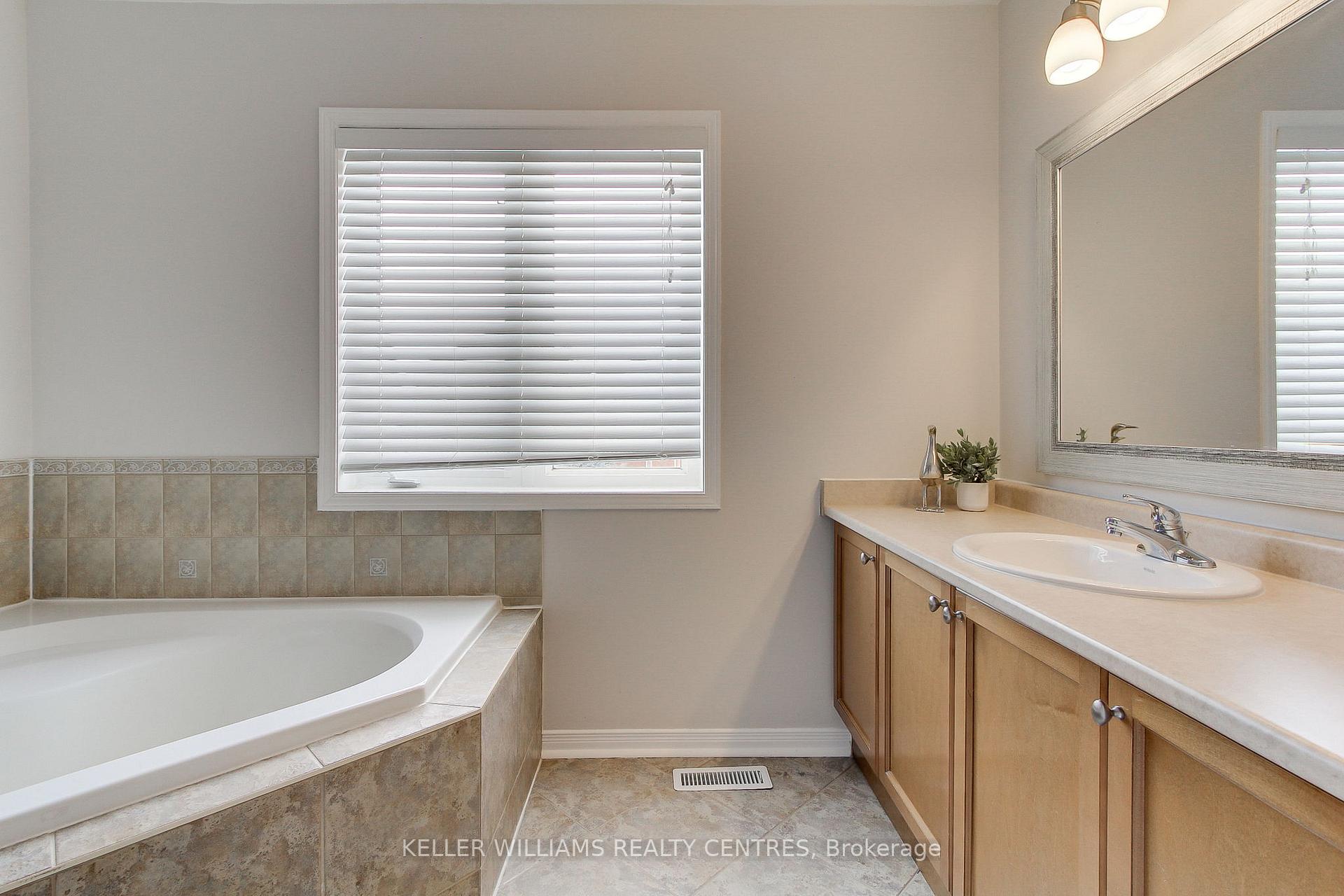 Photo 22 of 75 Meadowlark Drive, Halton Hills, Georgetown — HOMEH