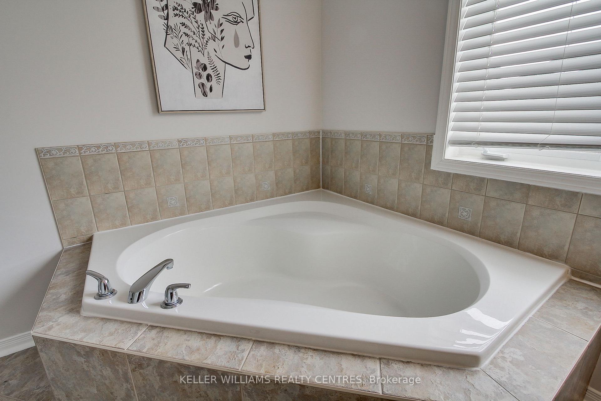 Photo 24 of 75 Meadowlark Drive, Halton Hills, Georgetown — HOMEH