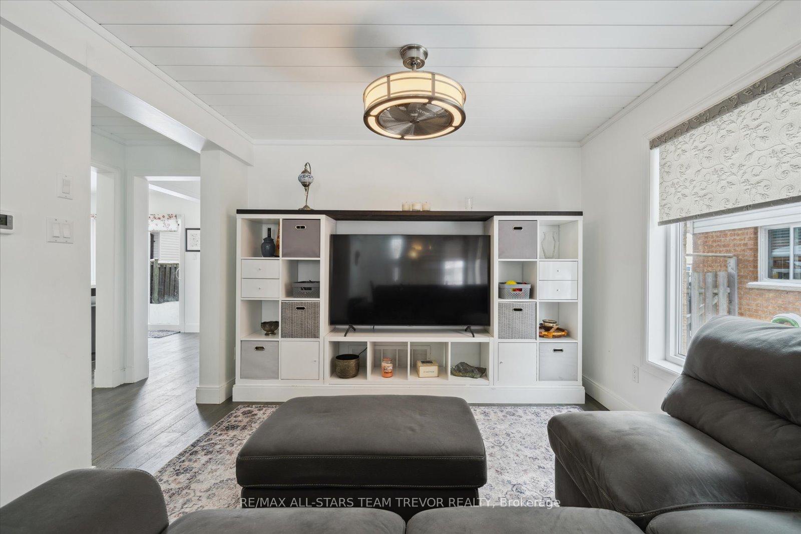 Photo 4 of 27 Burnaby Drive, Georgina, Keswick North — HOMEH