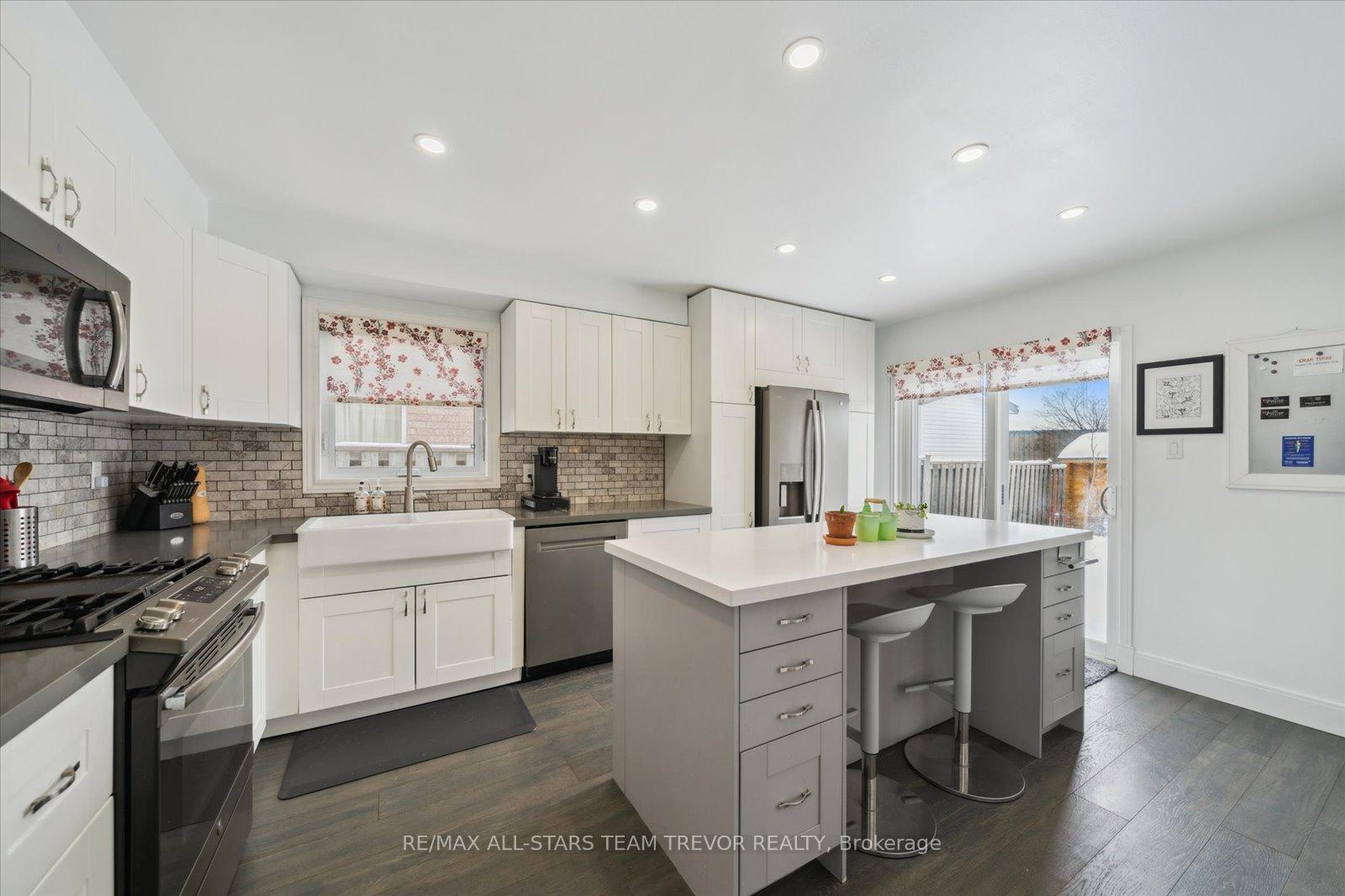 Photo 6 of 27 Burnaby Drive, Georgina, Keswick North — HOMEH
