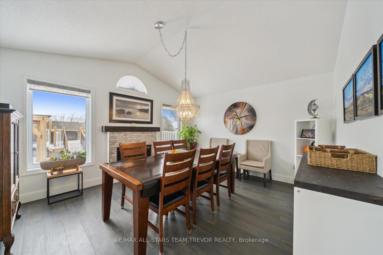 Photo 11 of 27 Burnaby Drive, Georgina, Keswick North — HOMEH