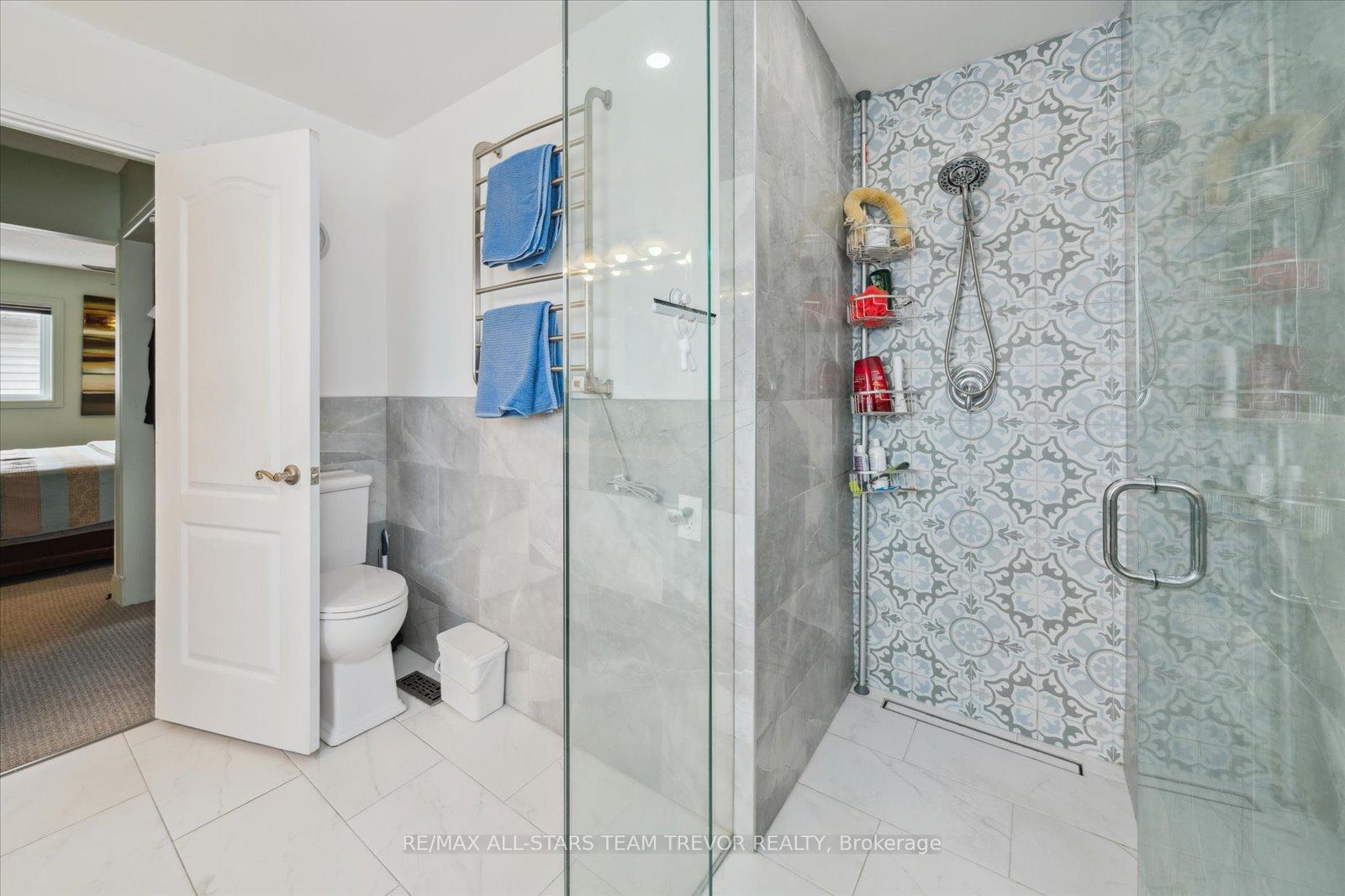 Photo 23 of 27 Burnaby Drive, Georgina, Keswick North — HOMEH
