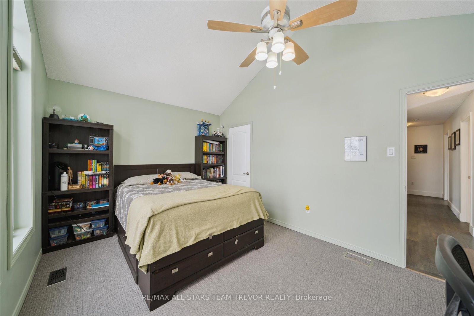 Photo 25 of 27 Burnaby Drive, Georgina, Keswick North — HOMEH