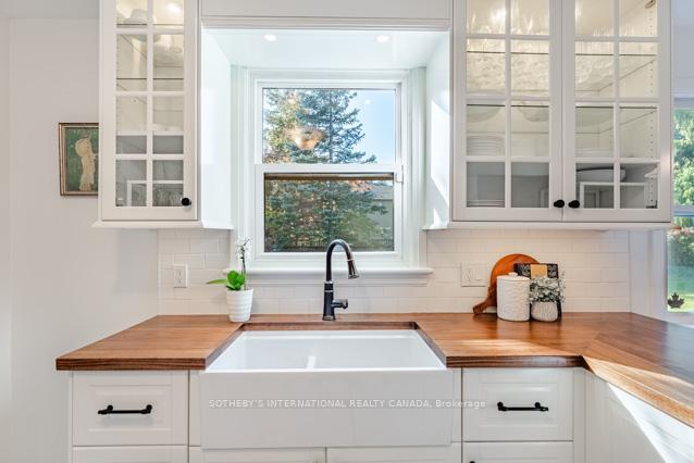 Photo 3 of 32 Parker Avenue, Hamilton, Ancaster — HOMEH