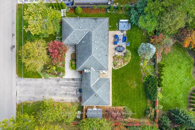 Photo 4 of 32 Parker Avenue, Hamilton, Ancaster — HOMEH