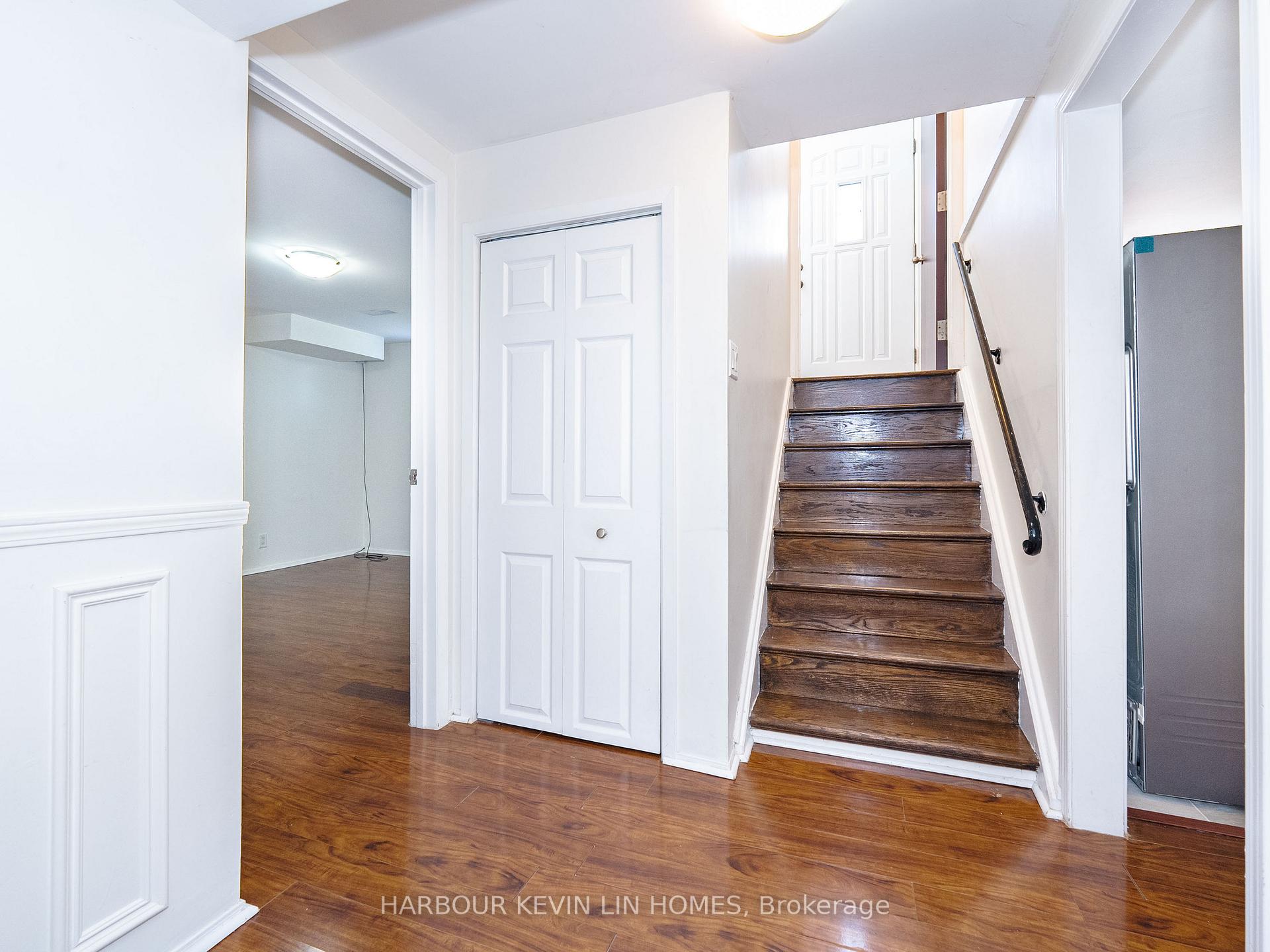 Photo 26 of 30 Foreht Crescent, Aurora, Aurora Heights — HOMEH