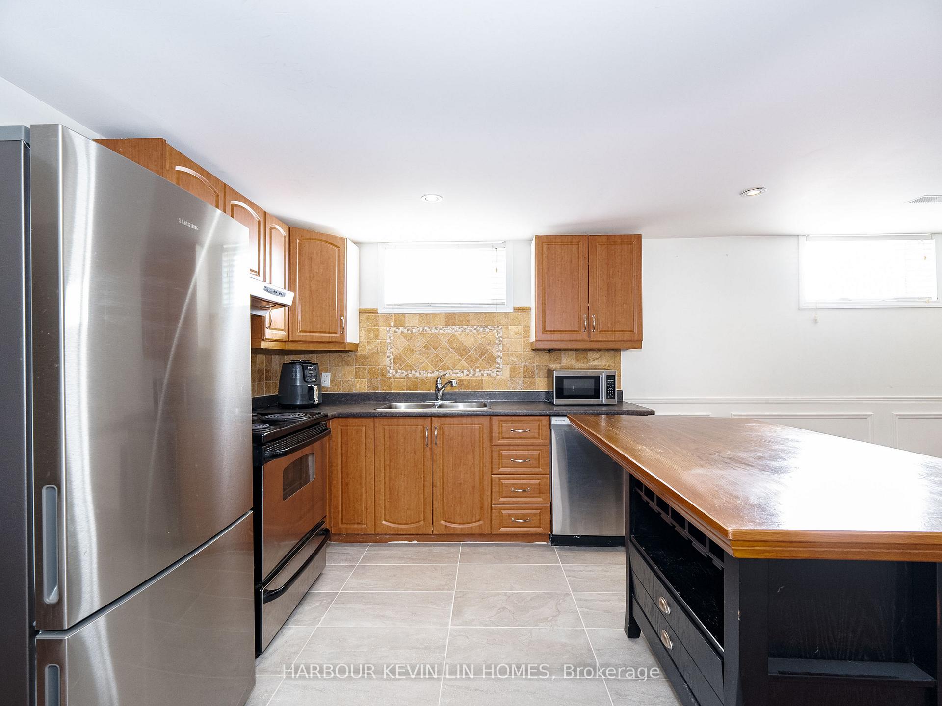 Photo 36 of 30 Foreht Crescent, Aurora, Aurora Heights — HOMEH