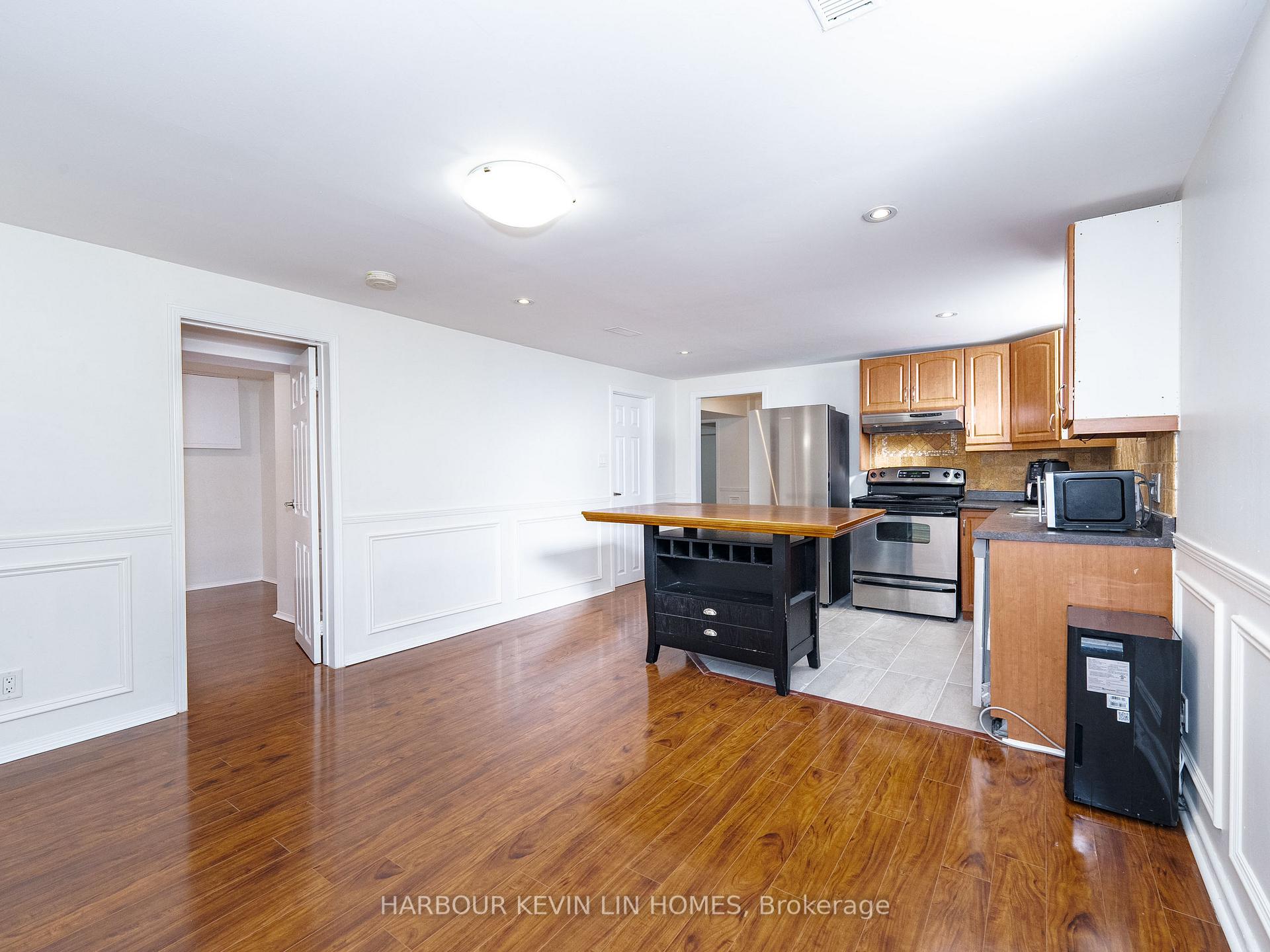 Photo 32 of 30 Foreht Crescent, Aurora, Aurora Heights — HOMEH