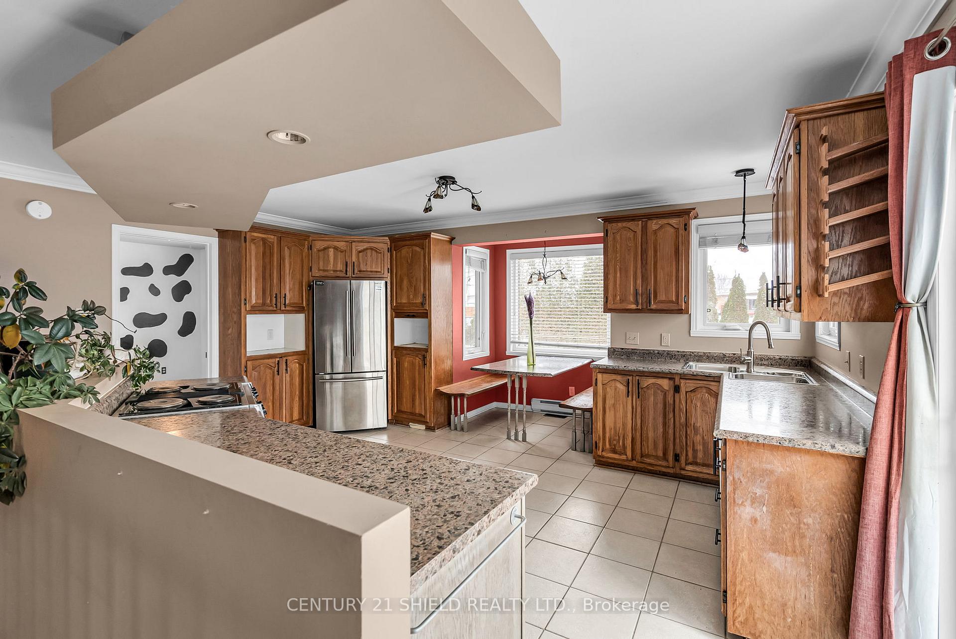 Photo 8 of 325 Ivan Crescent, Cornwall — HOMEH
