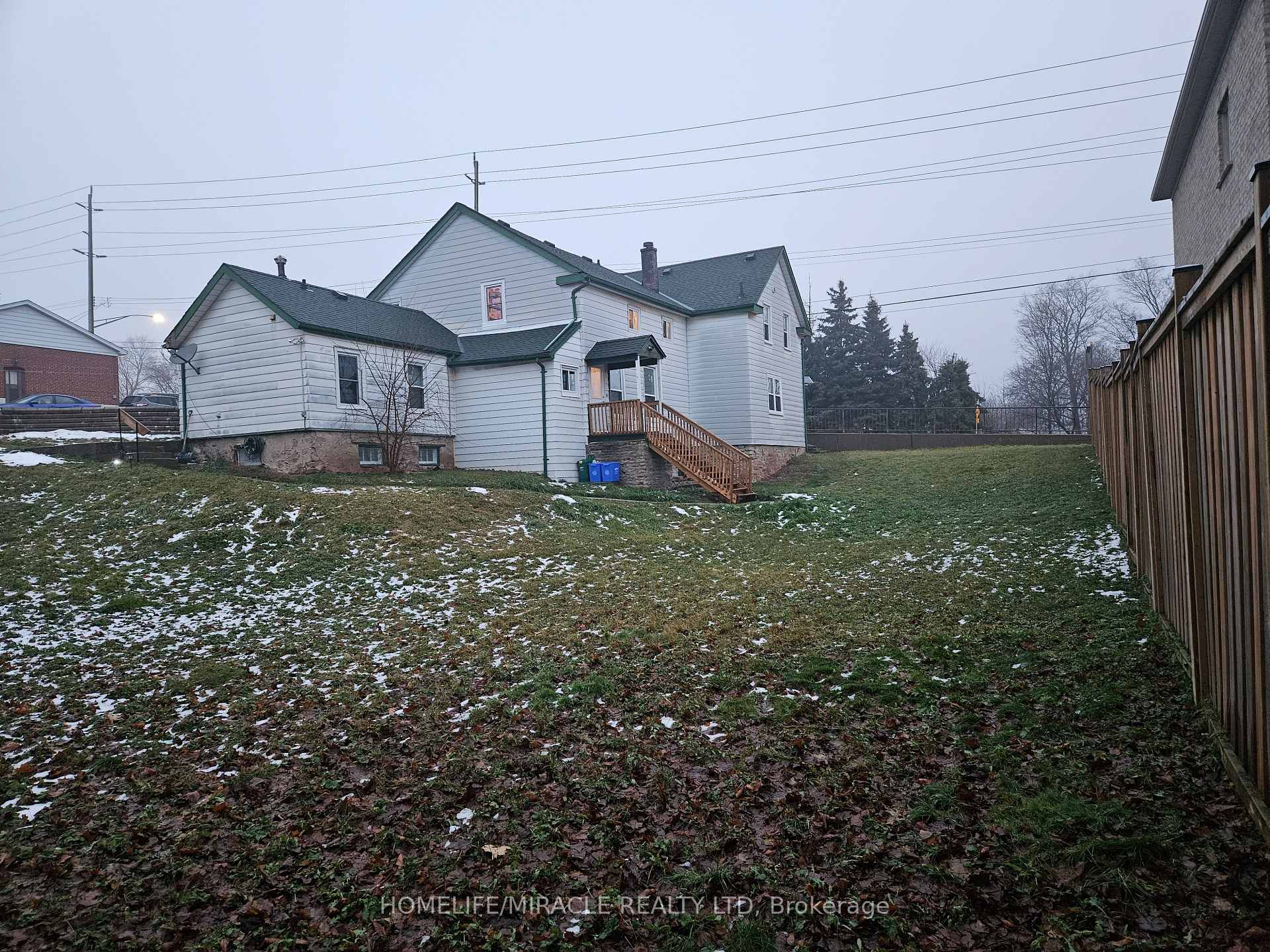 Photo 7 of 24 Main Street N, Halton Hills, Georgetown — HOMEH
