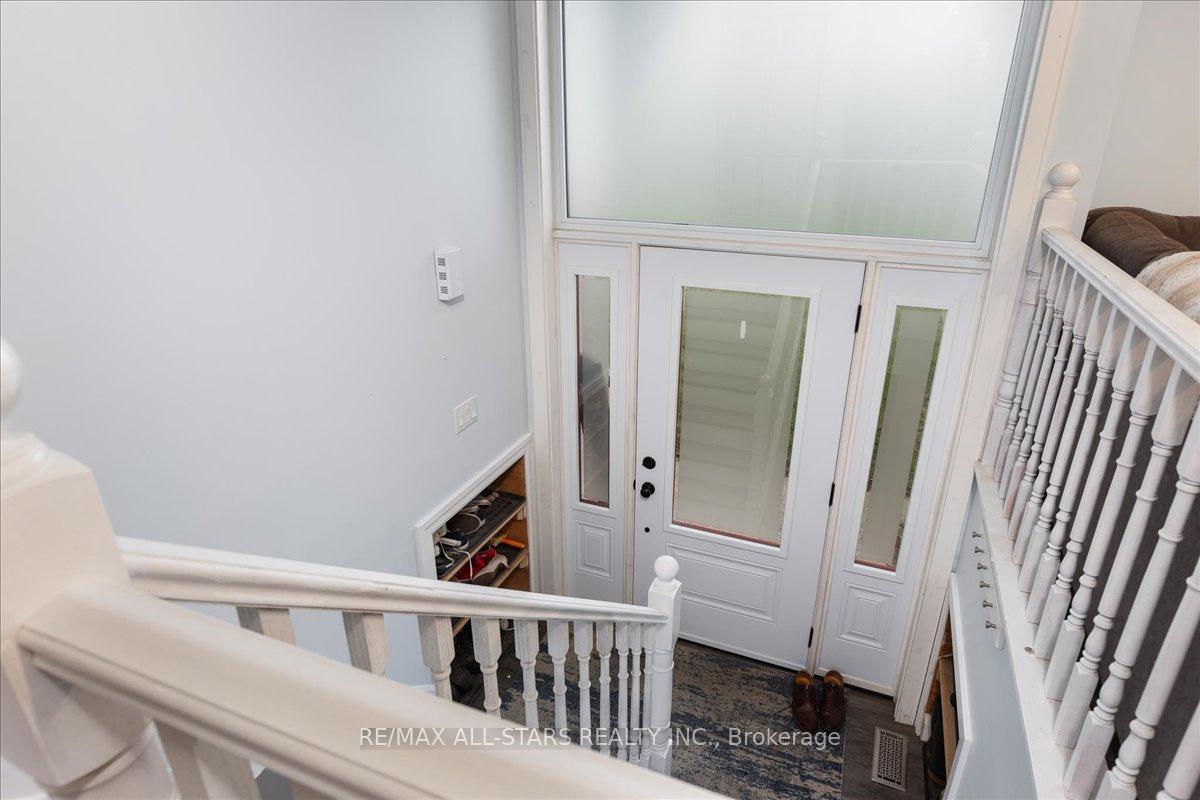Photo 5 of 38 Minonen Road, Georgina, Baldwin — HOMEH