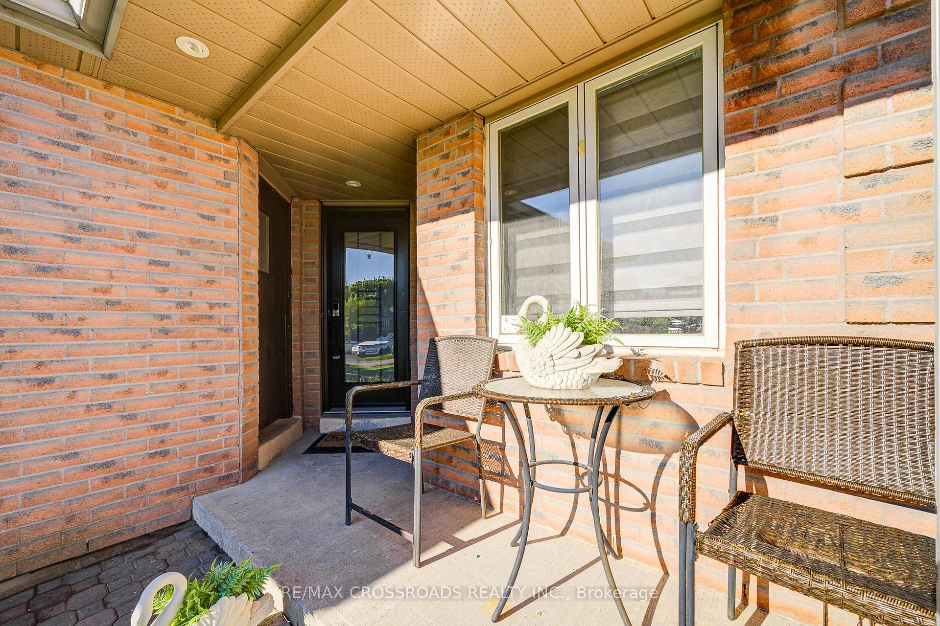 Photo 3 of 93 McMann Crescent, Clarington, Courtice — HOMEH