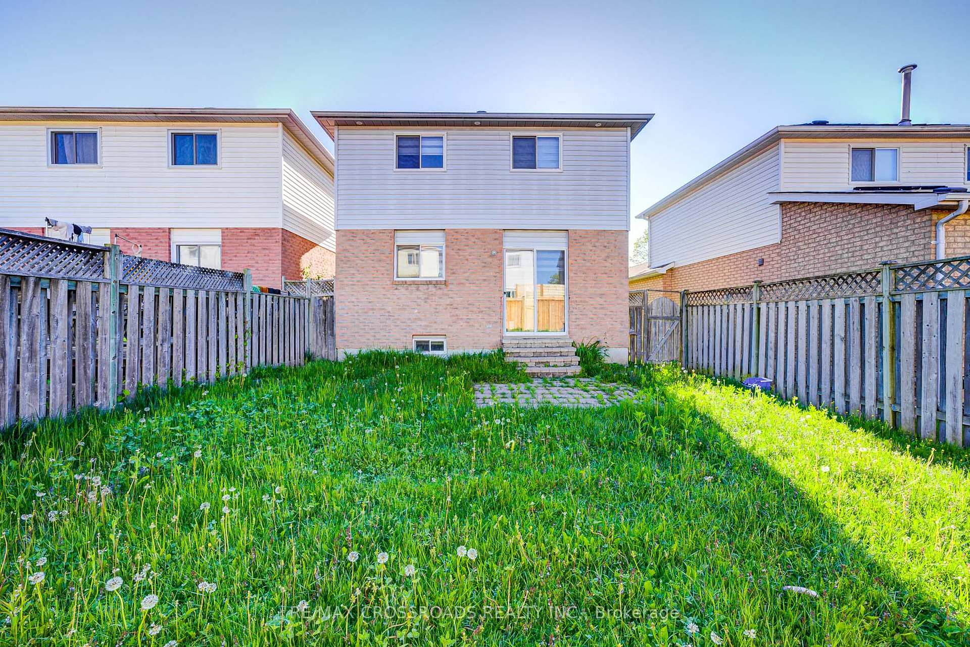Photo 37 of 93 McMann Crescent, Clarington, Courtice — HOMEH