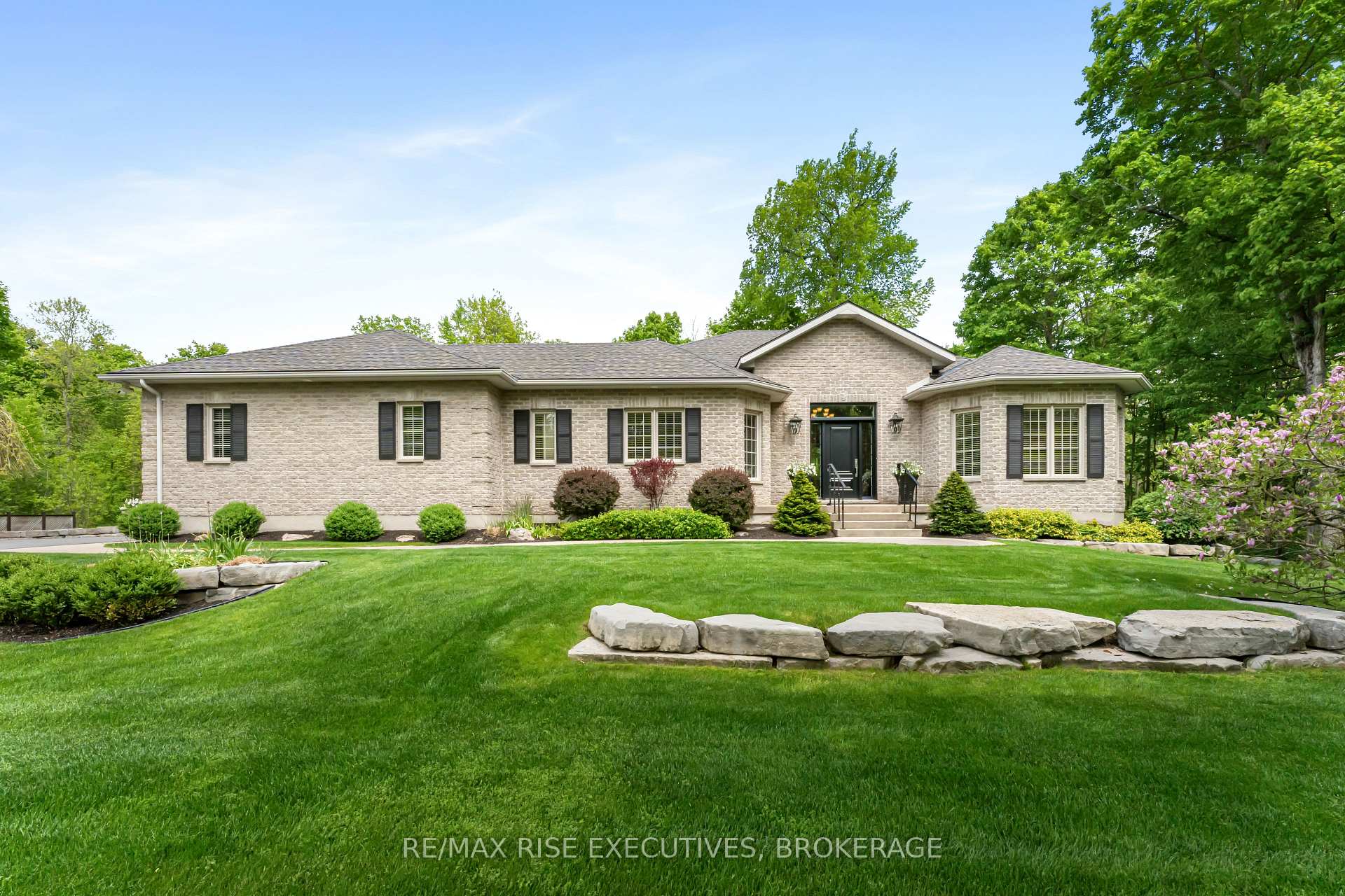 Photo 1 of 56 Fawn Brook Drive, Frontenac, Frontenac South — HOMEH