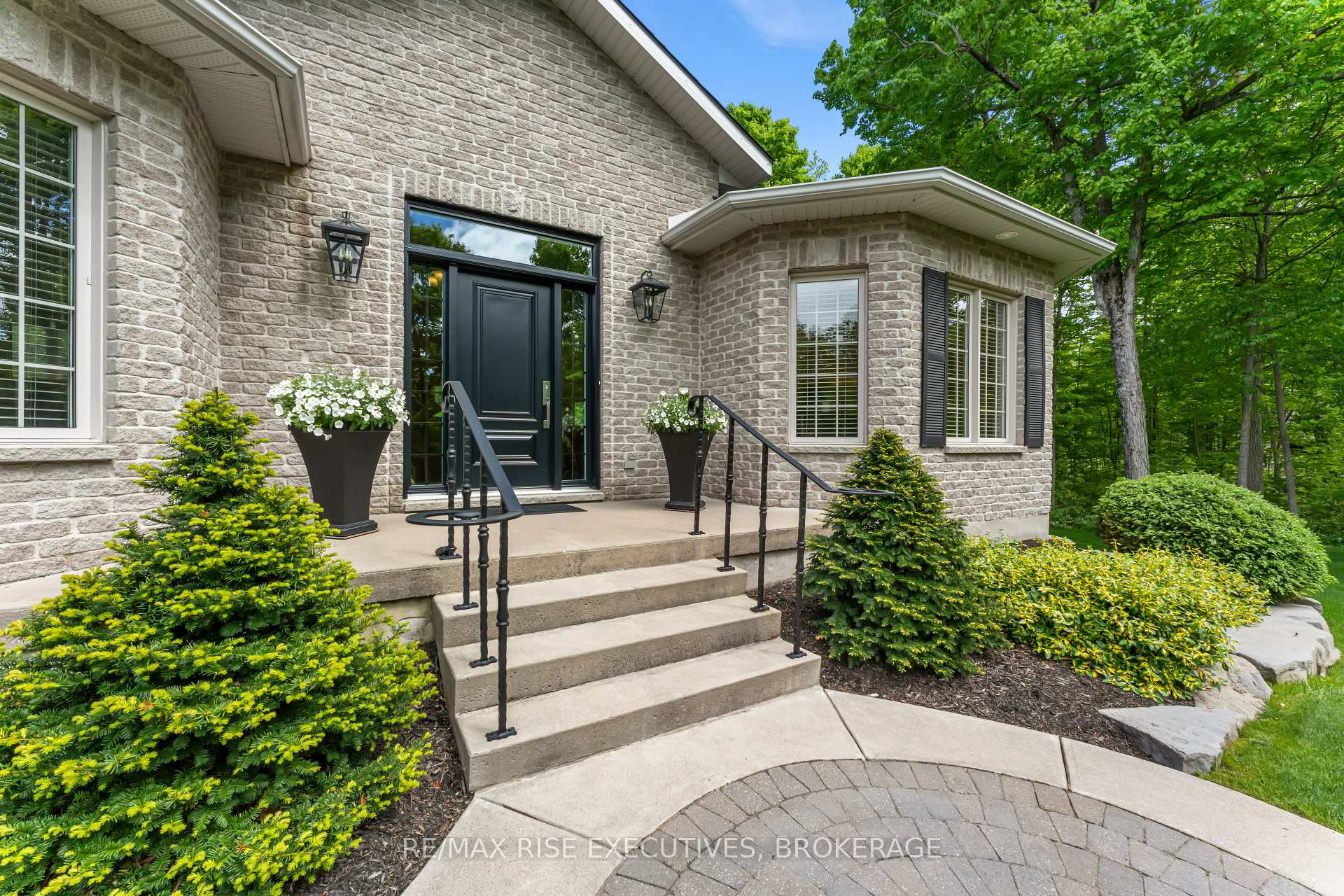 Photo 4 of 56 Fawn Brook Drive, Frontenac, Frontenac South — HOMEH