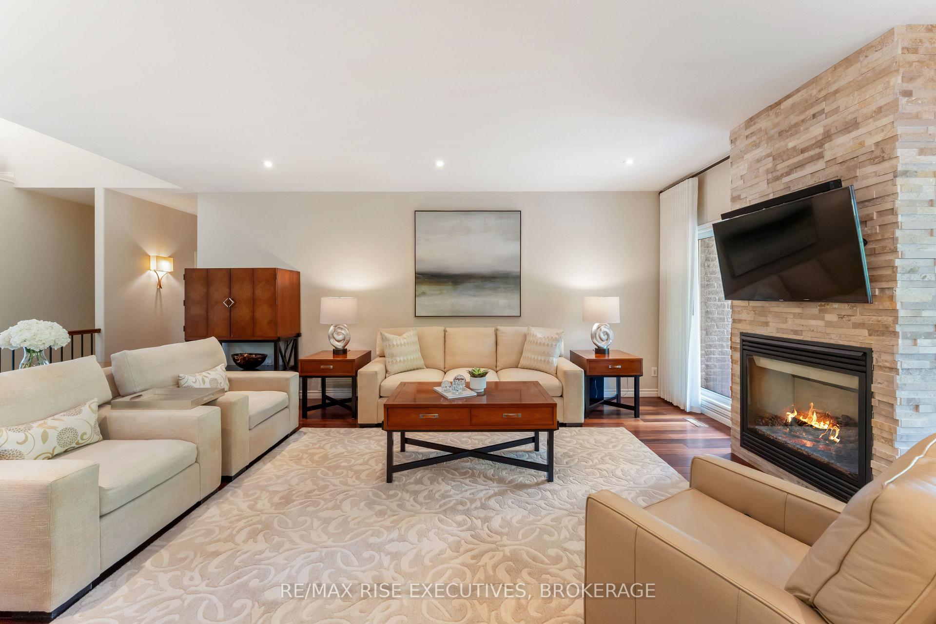 Photo 8 of 56 Fawn Brook Drive, Frontenac, Frontenac South — HOMEH