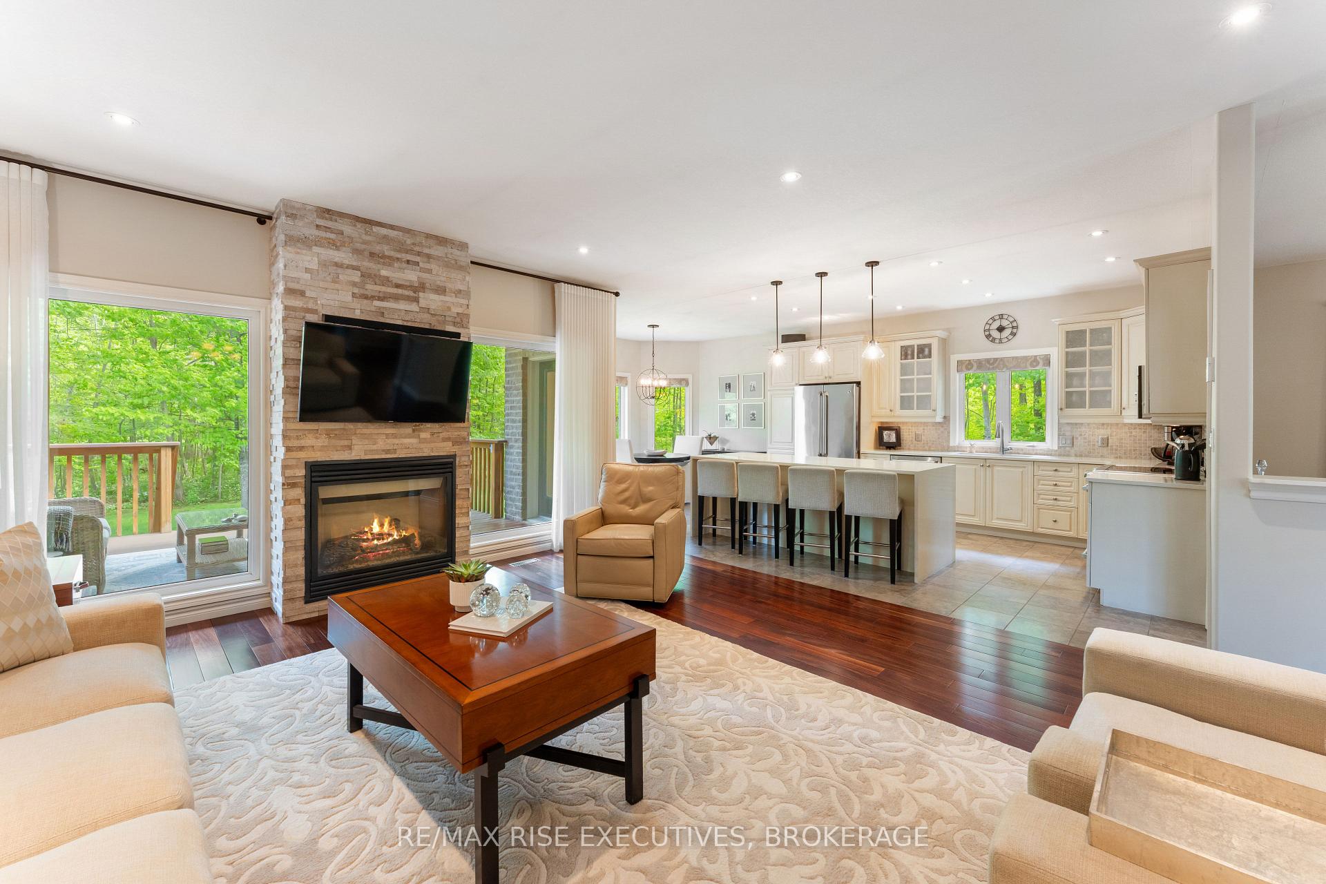 Photo 9 of 56 Fawn Brook Drive, Frontenac, Frontenac South — HOMEH