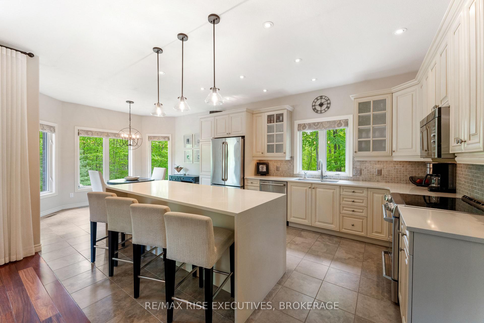 Photo 10 of 56 Fawn Brook Drive, Frontenac, Frontenac South — HOMEH