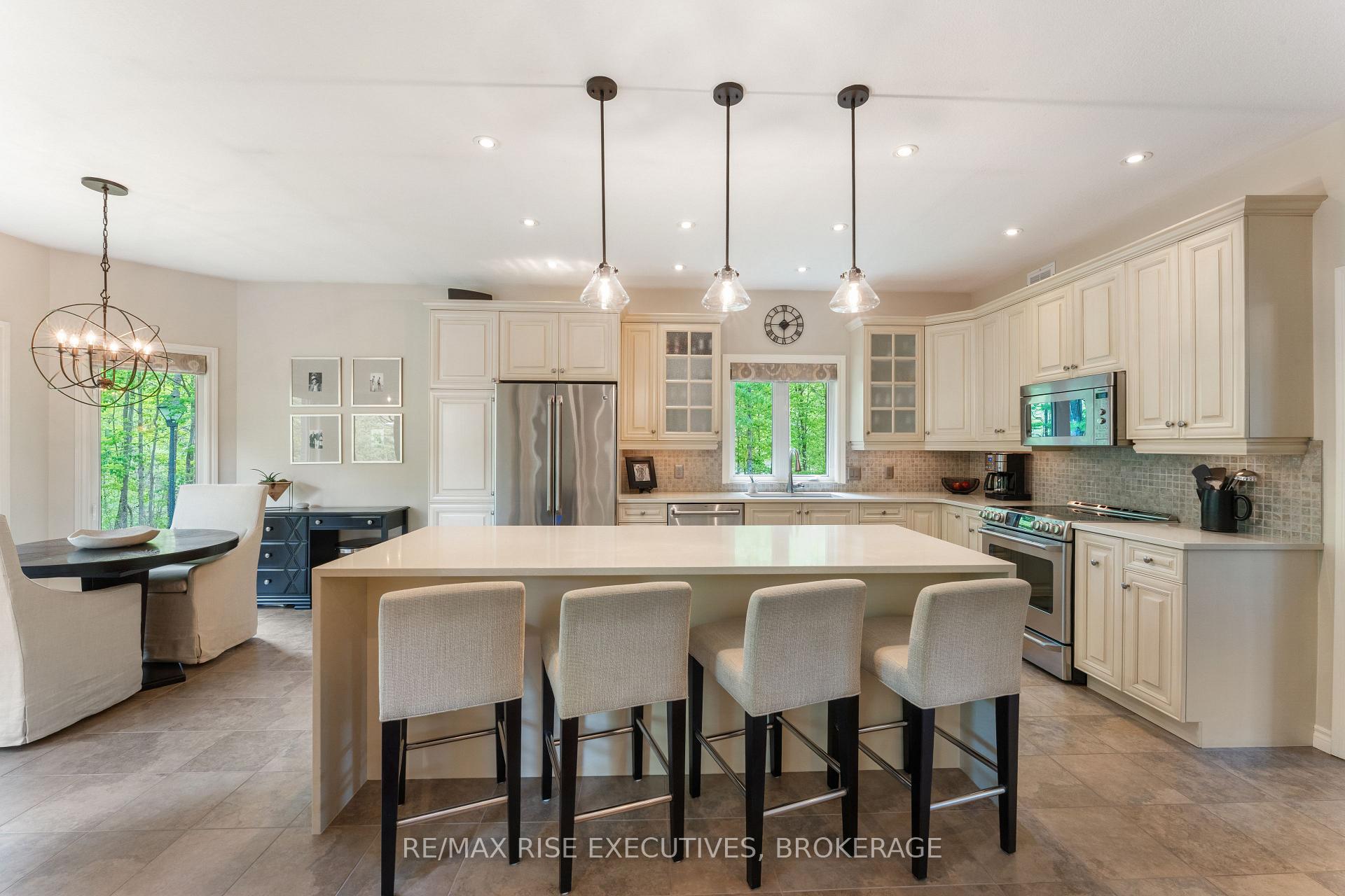Photo 13 of 56 Fawn Brook Drive, Frontenac, Frontenac South — HOMEH